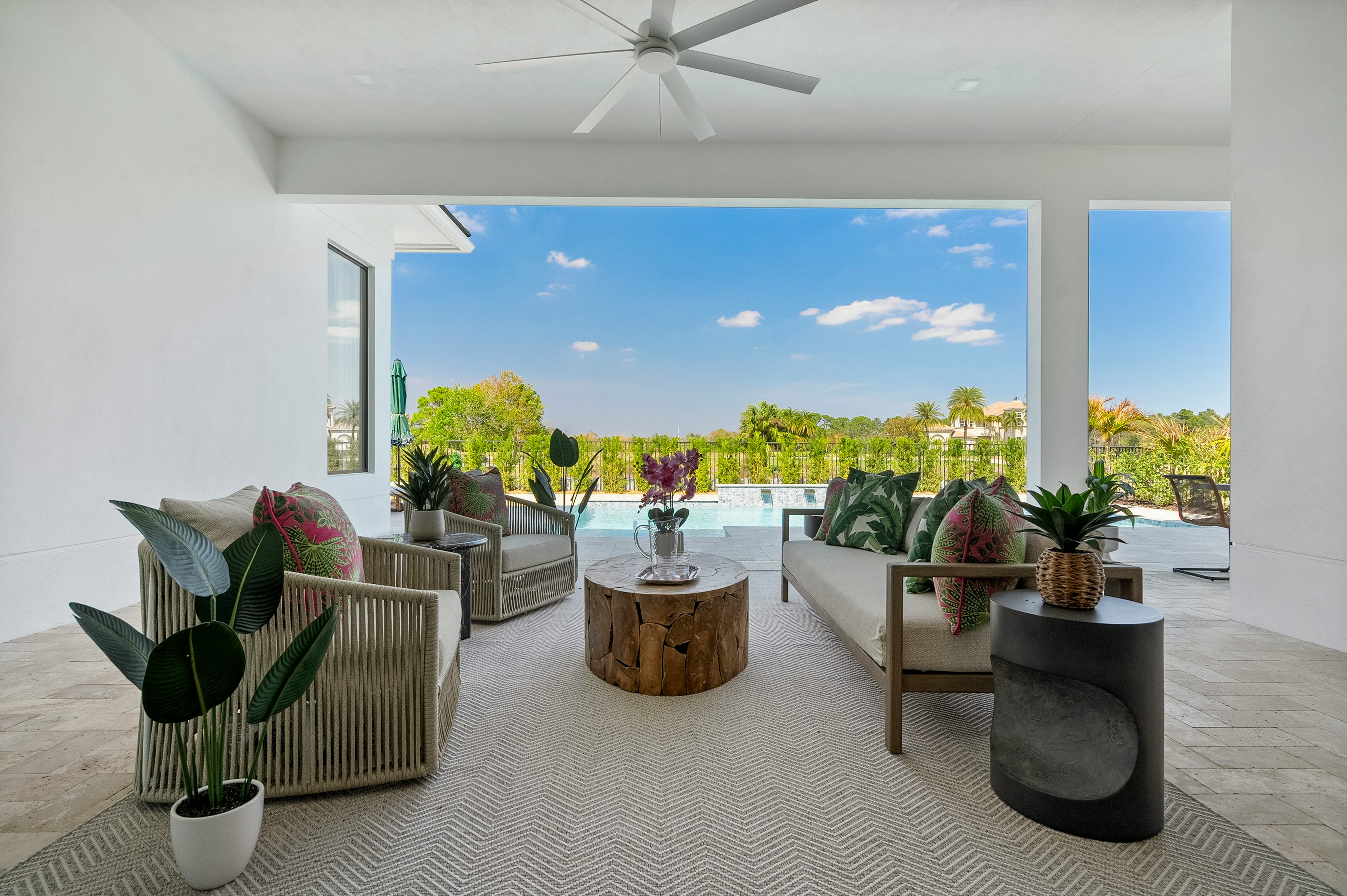 Lanai | 170 SE Rio Angelica