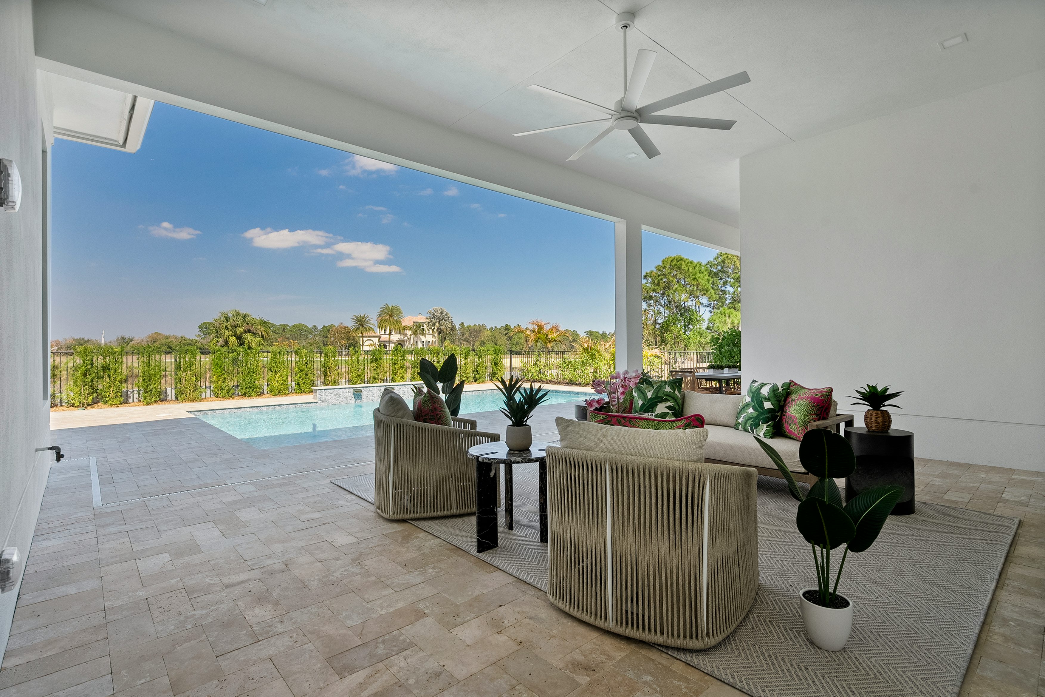 Lanai | 170 SE Rio Angelica