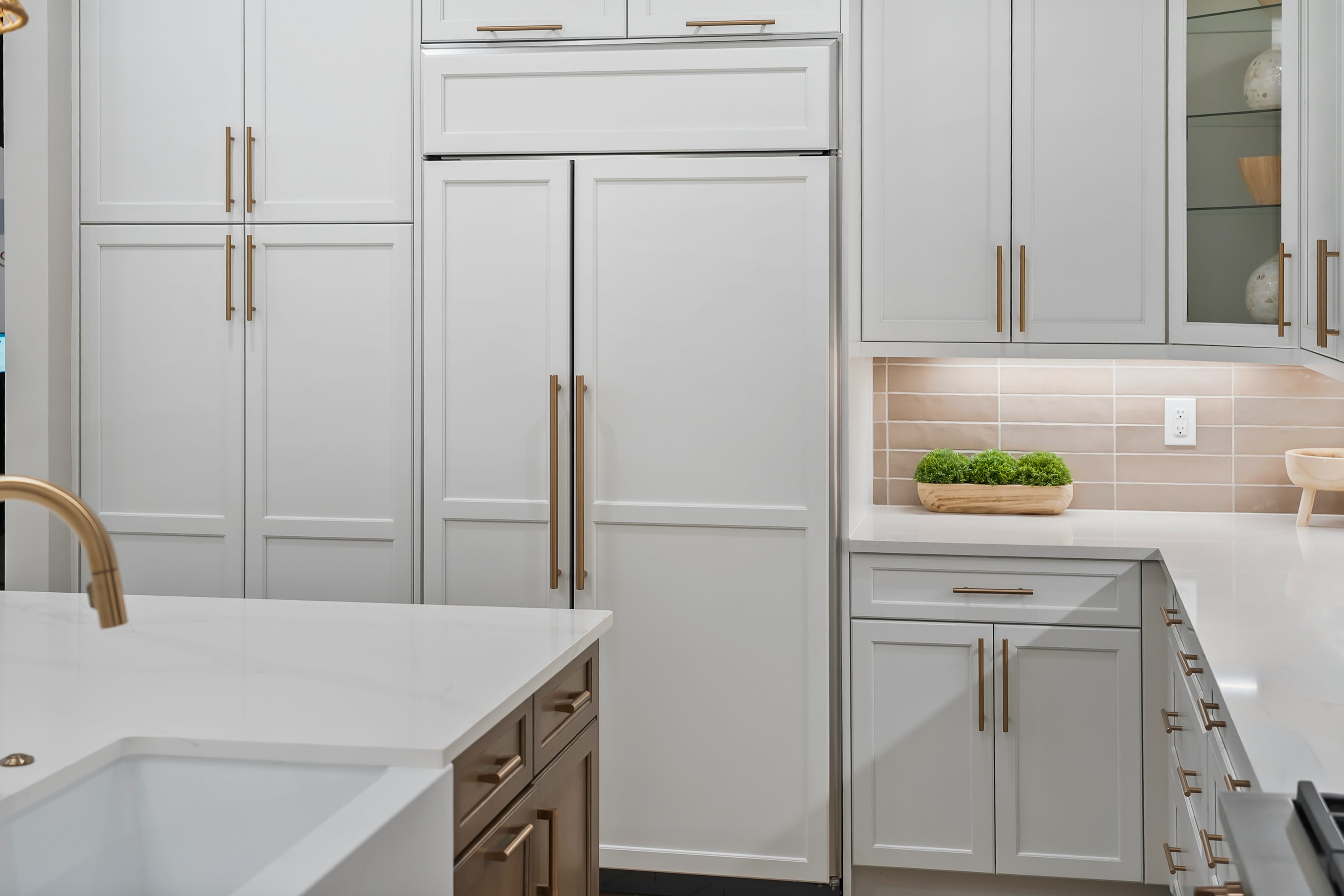 Shaker-style Cabinet Fronts with Gold Handles | Design Studio