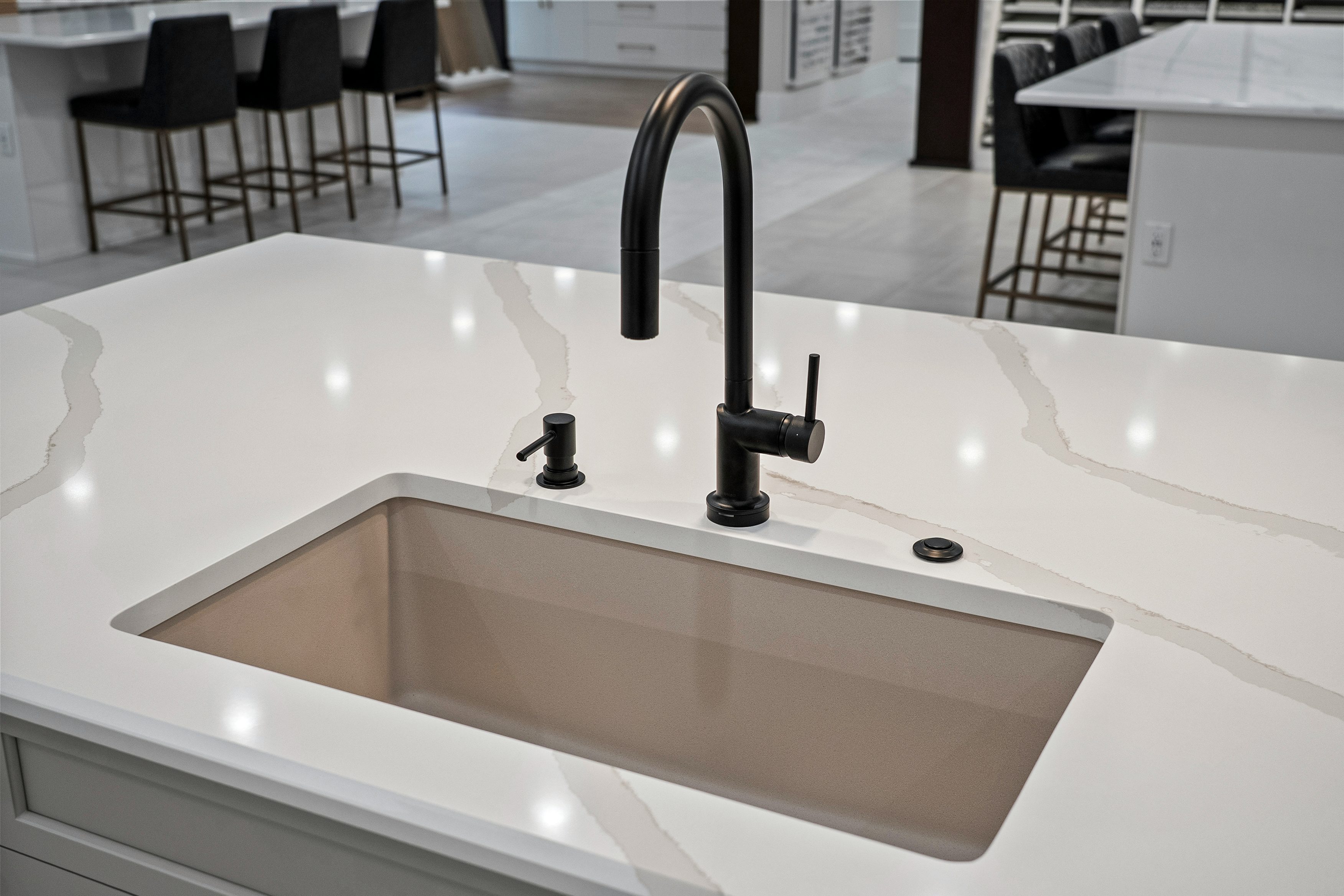 Single-bowl Farmer's sink with Black Delta Faucet | Design Studio