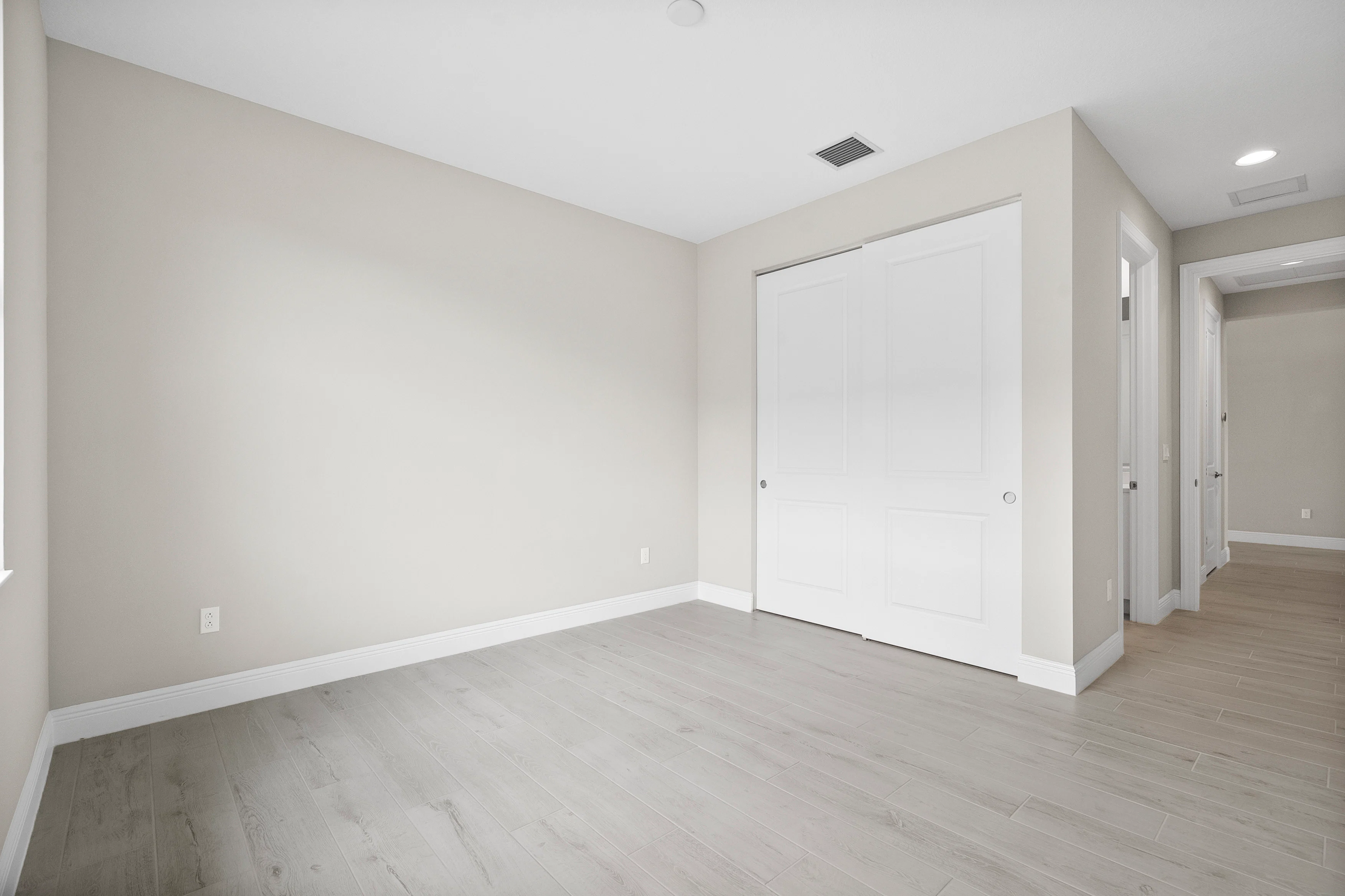 Bedroom 2 | 6414 High Pointe Circle