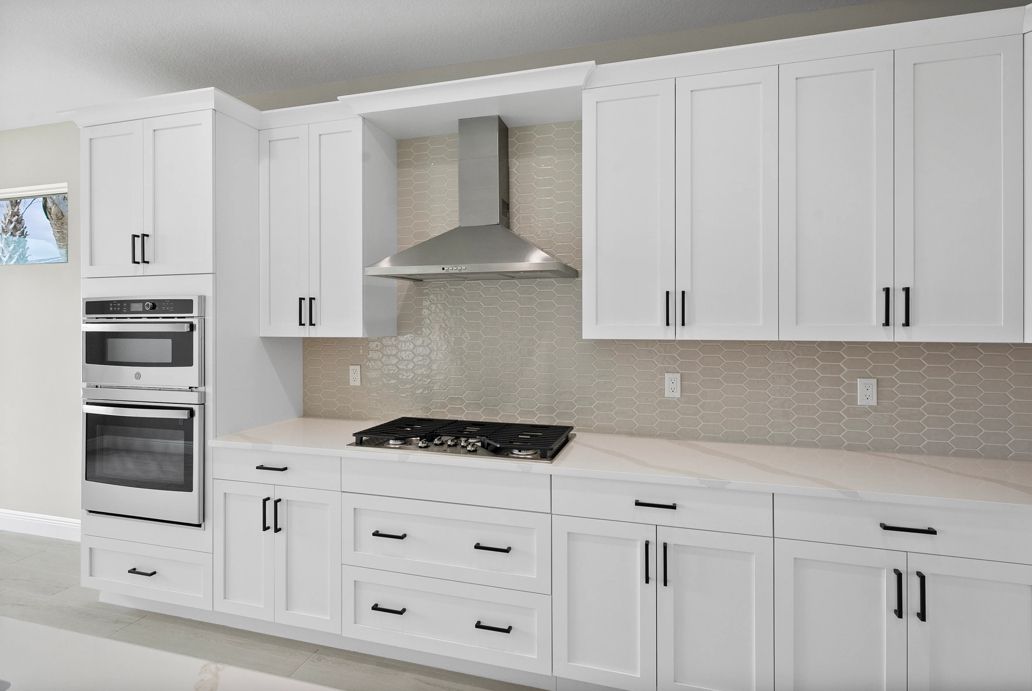 Kitchen Cook Wall | 6414 High Pointe Circle