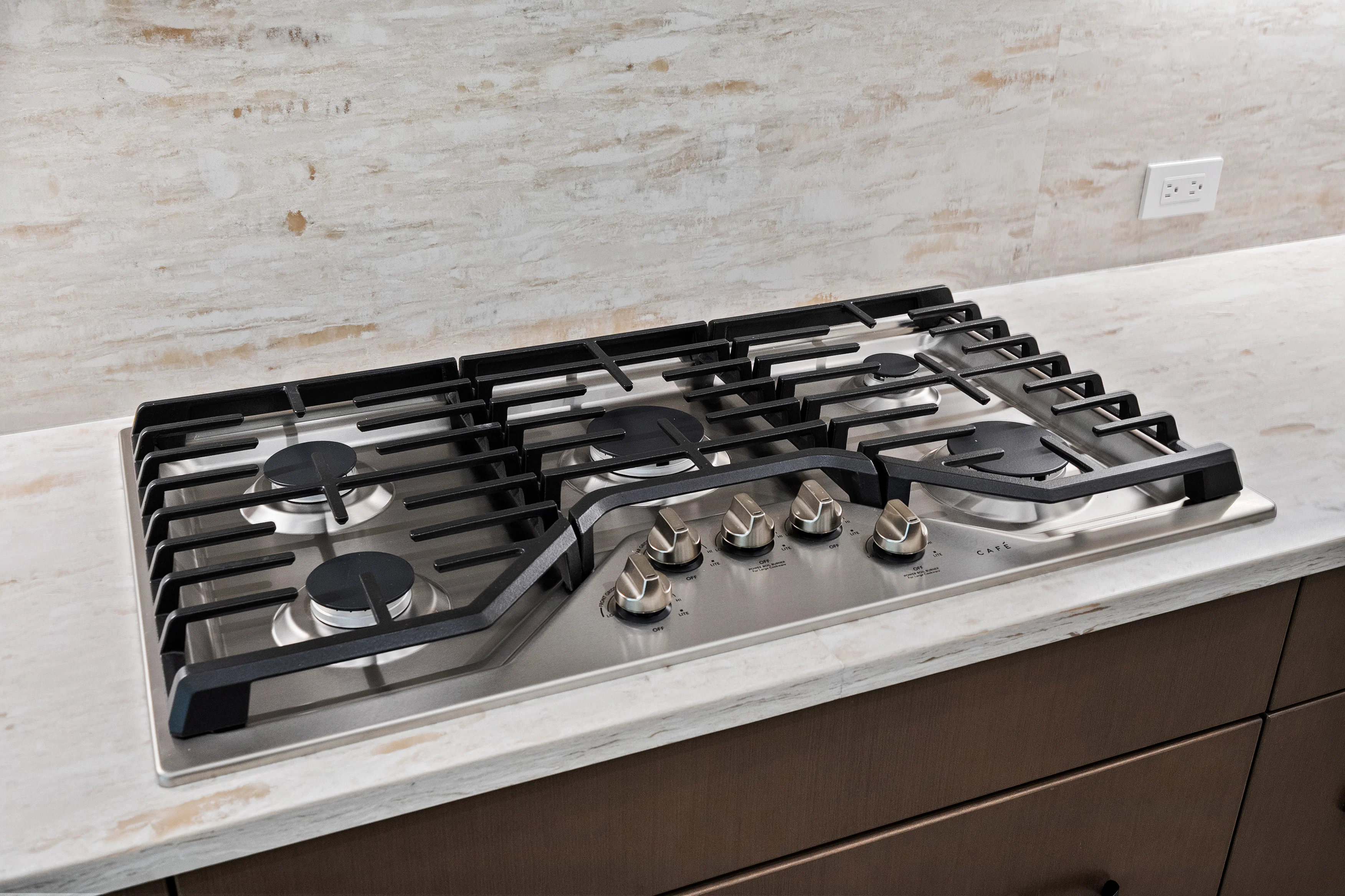 Gas Cooktop | 9160 Seaglass Ct
