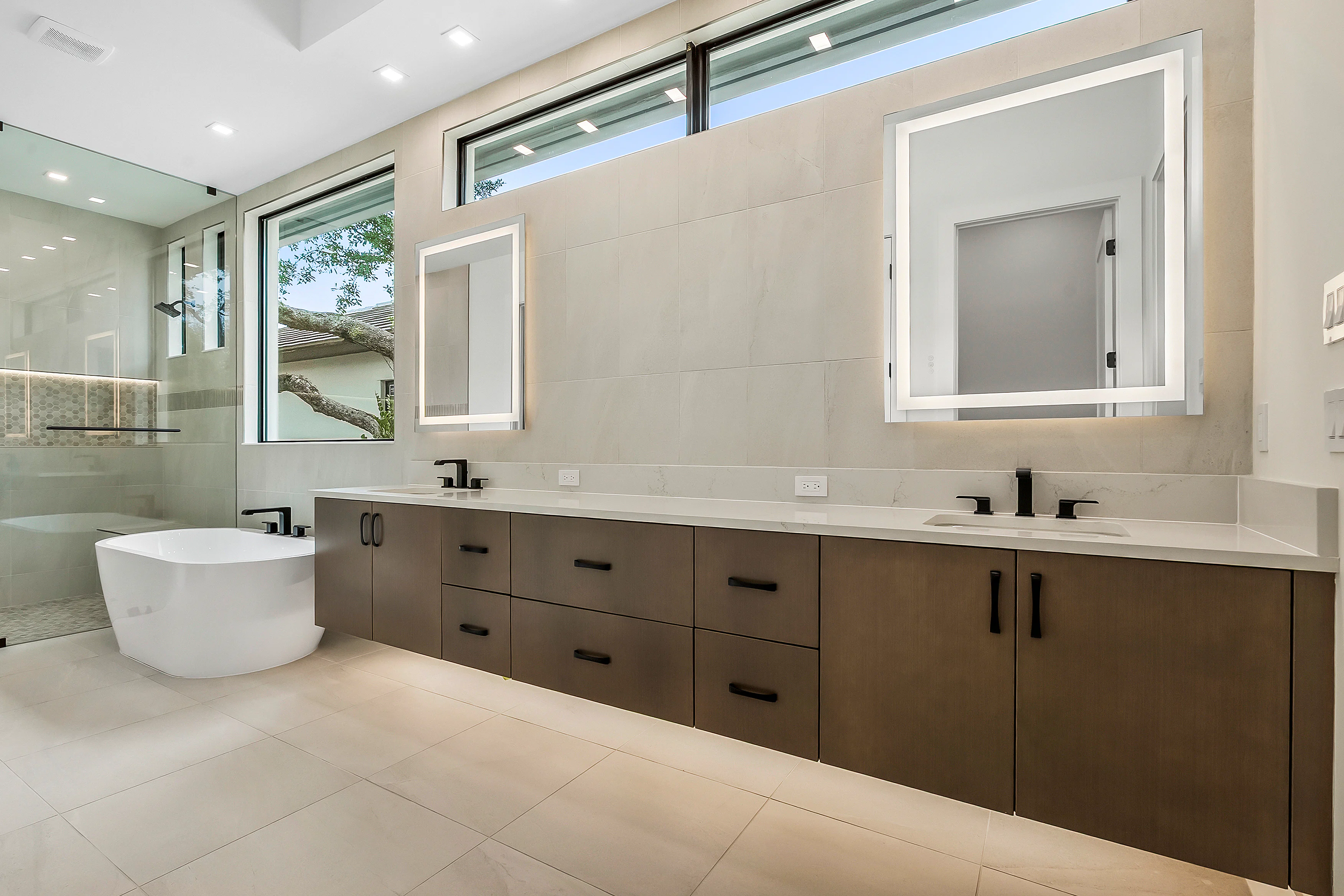 Master Bath | 9160 Seaglass Ct