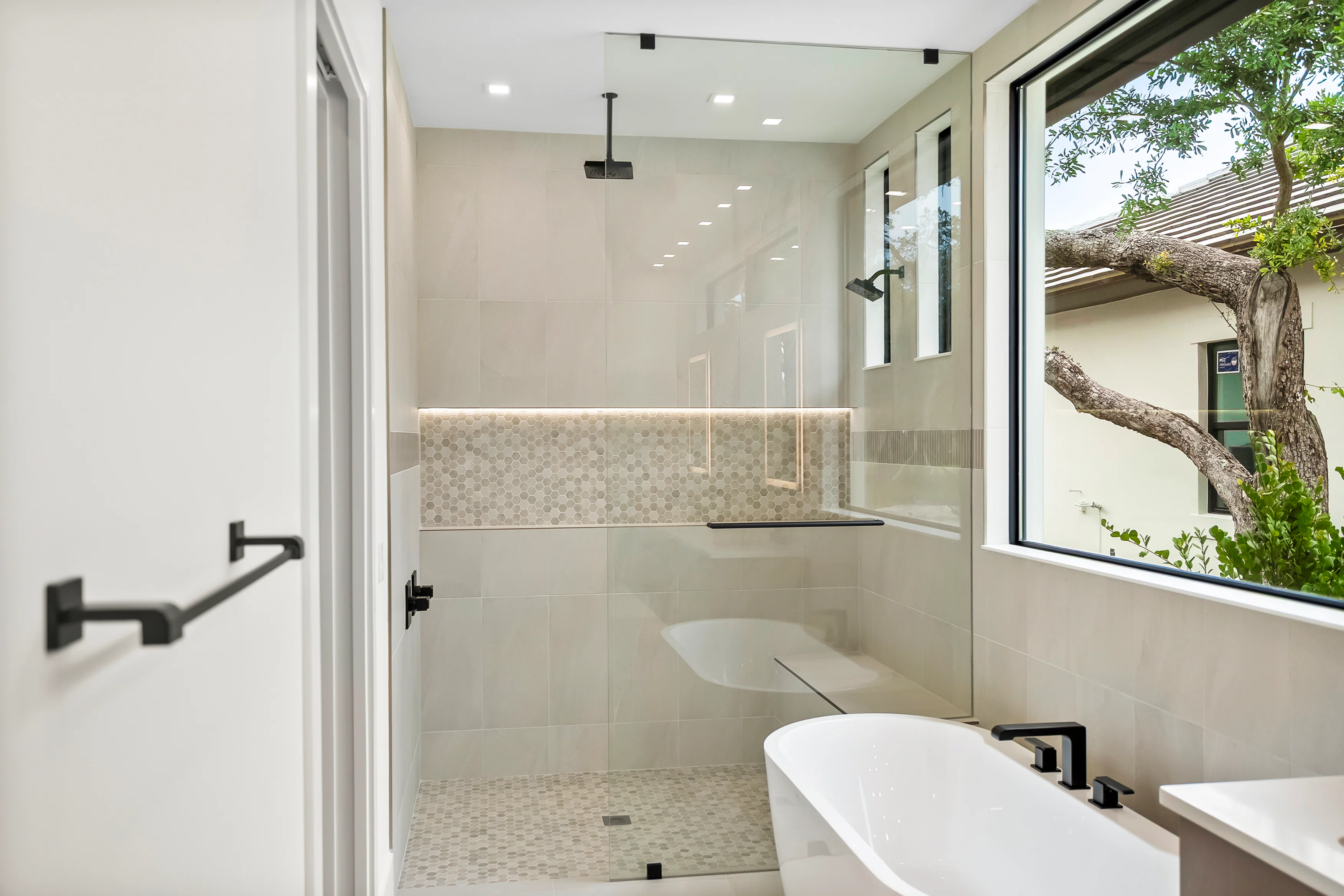 Master Bath | 9160 Seaglass Ct