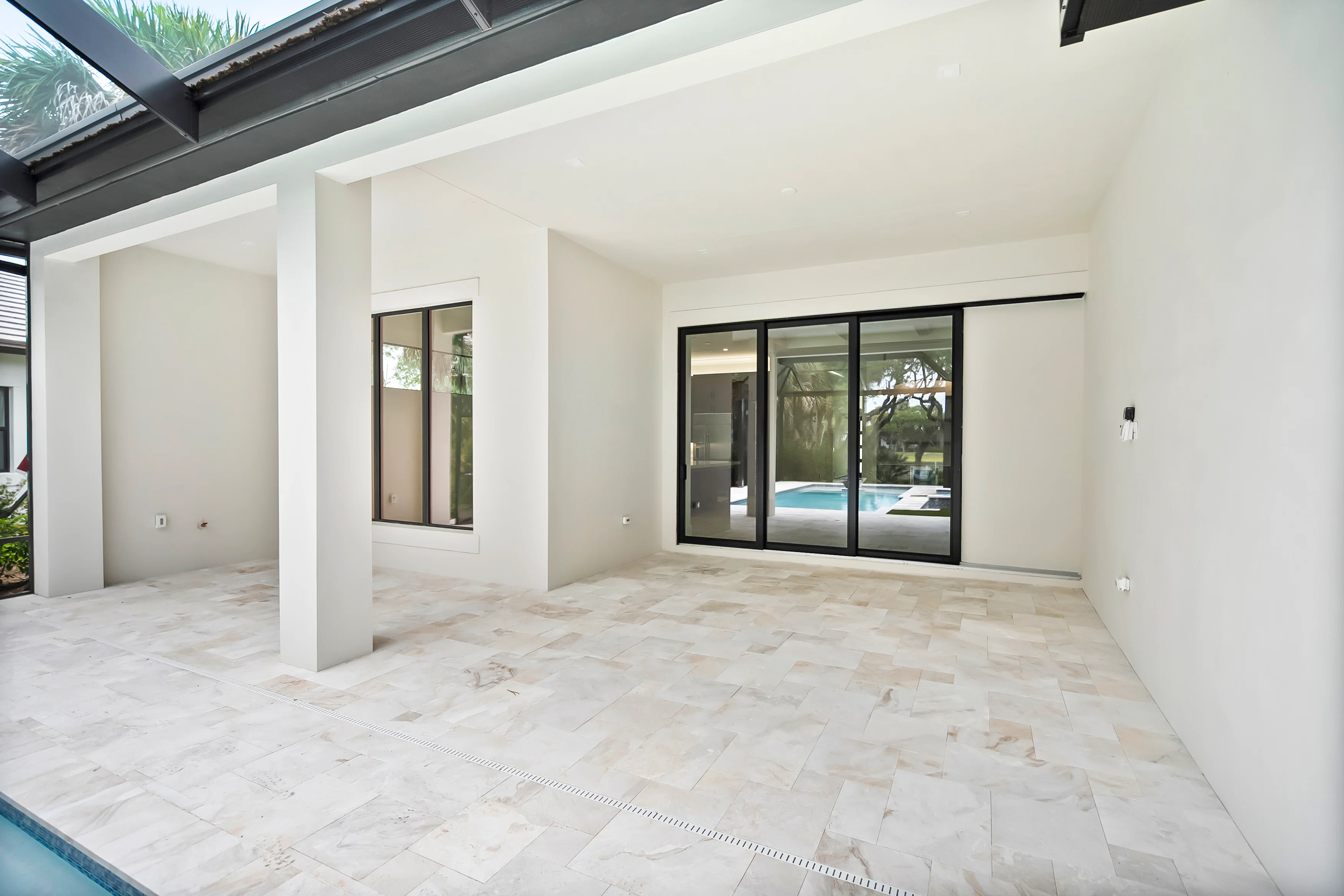 Lanai | 9160 Seaglass Ct