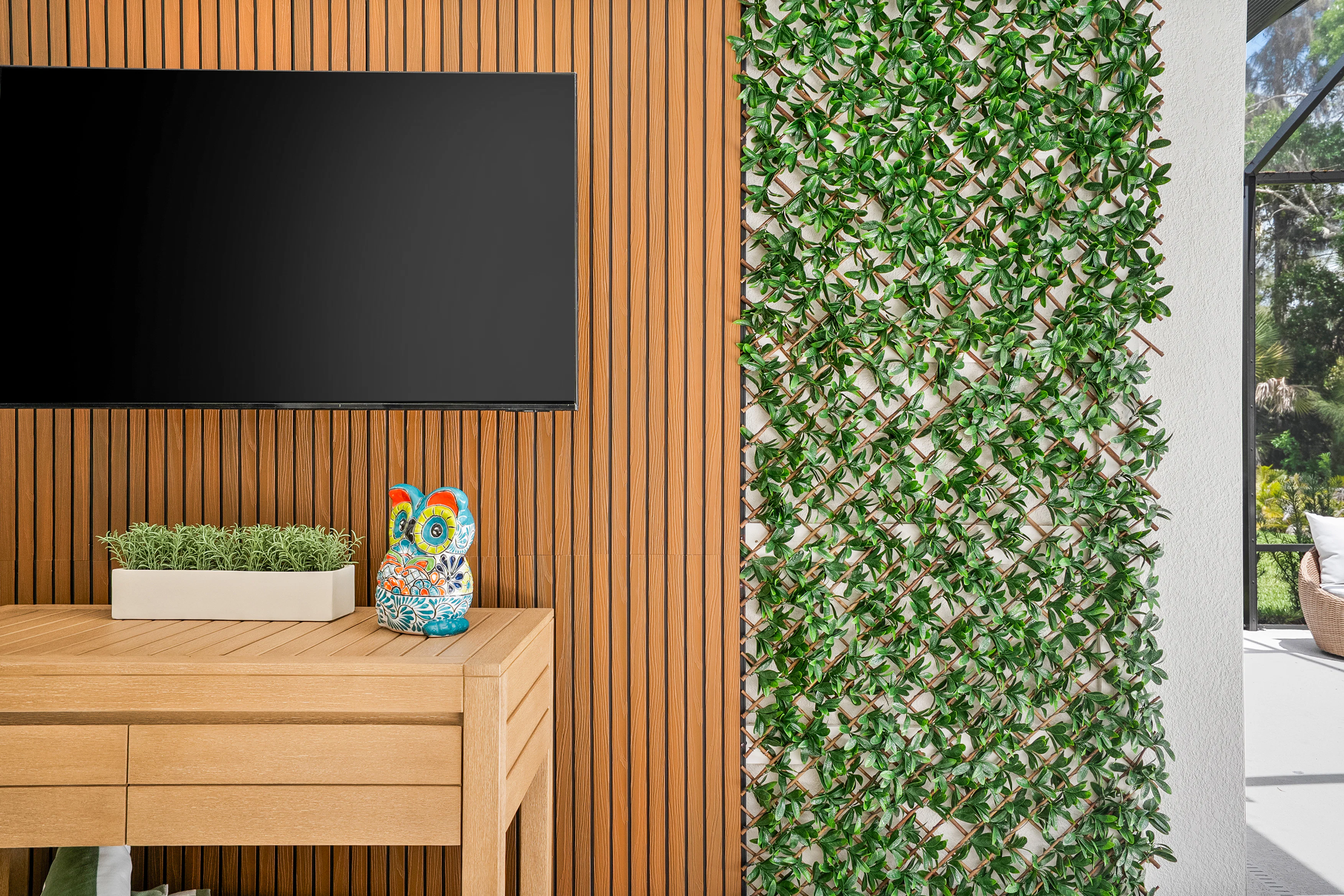 Lanai Detail | Irvine Grande