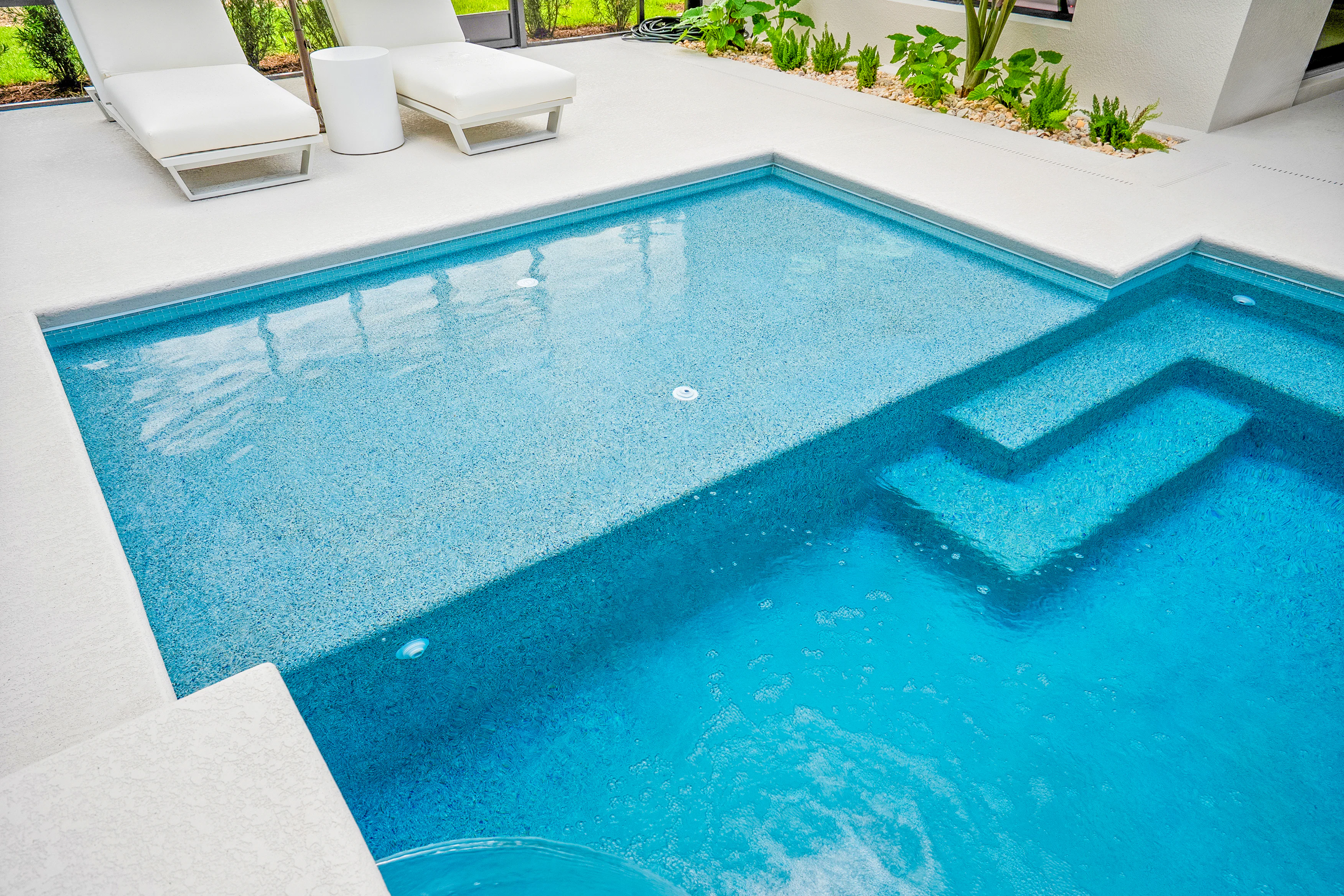 Screened Pool Sun Shelf Detail | Irvine Grande