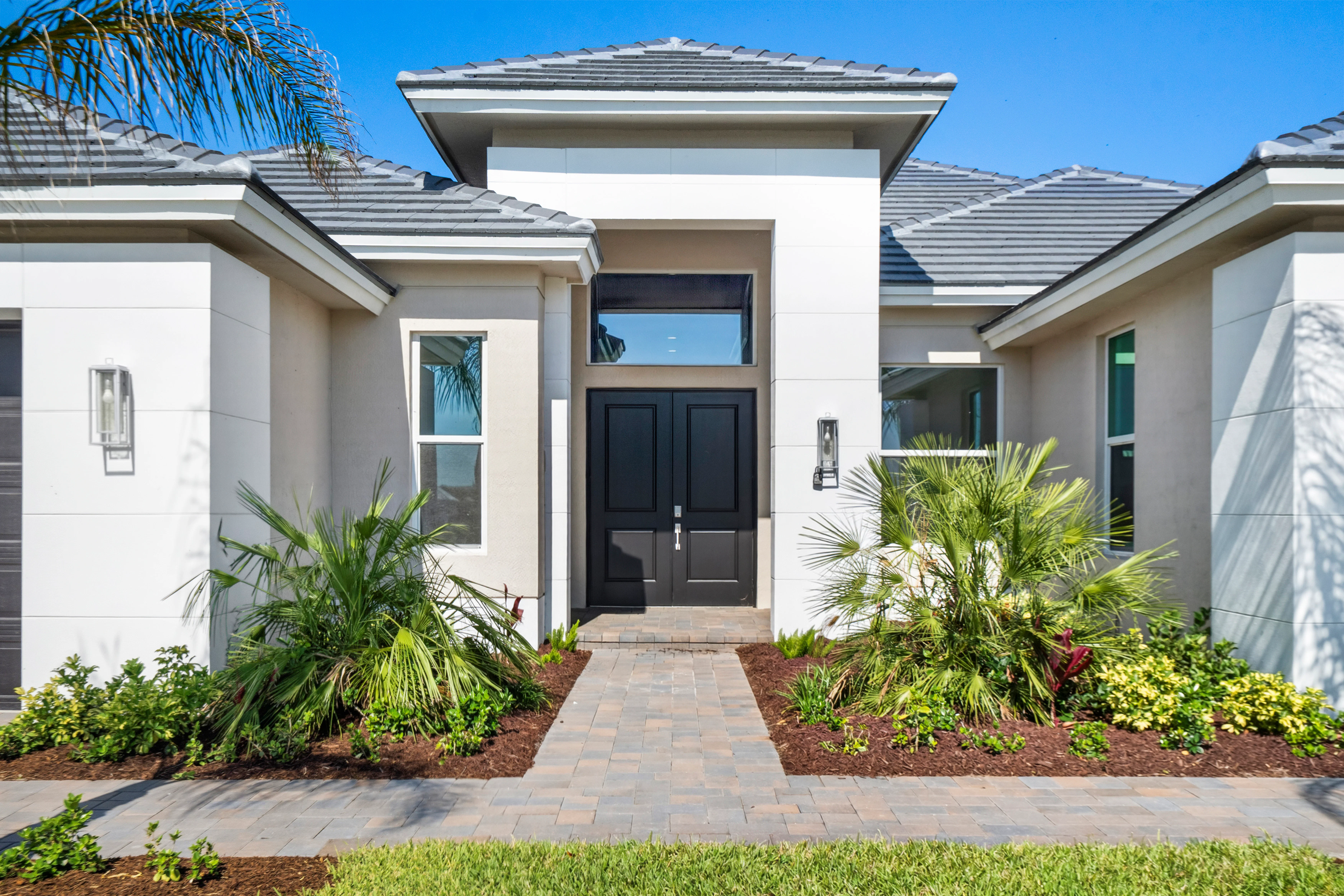 Front Elevation Entry | 14322 SW Belterra Drive