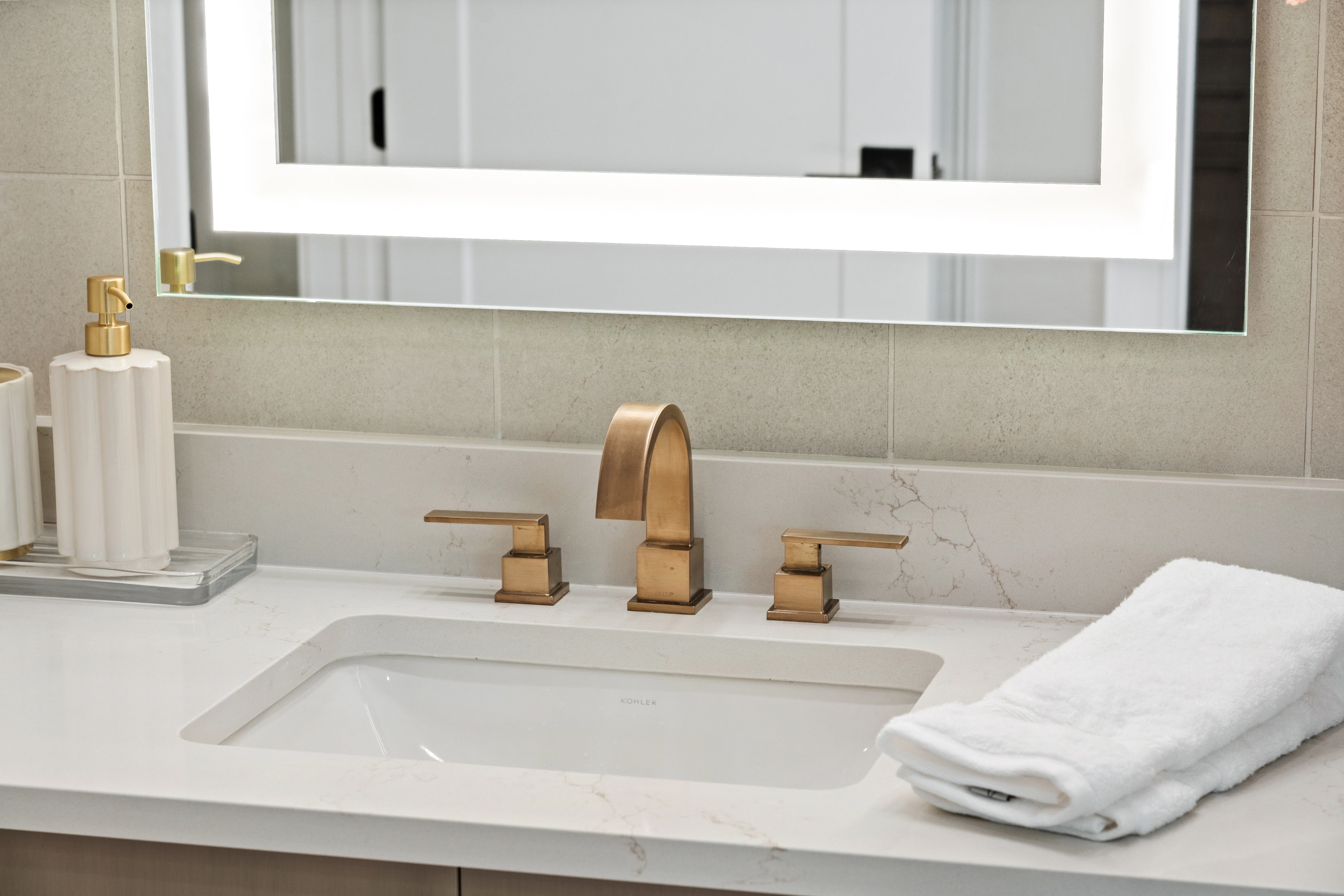 8" CHAMPAGNE BRONZE FAUCET