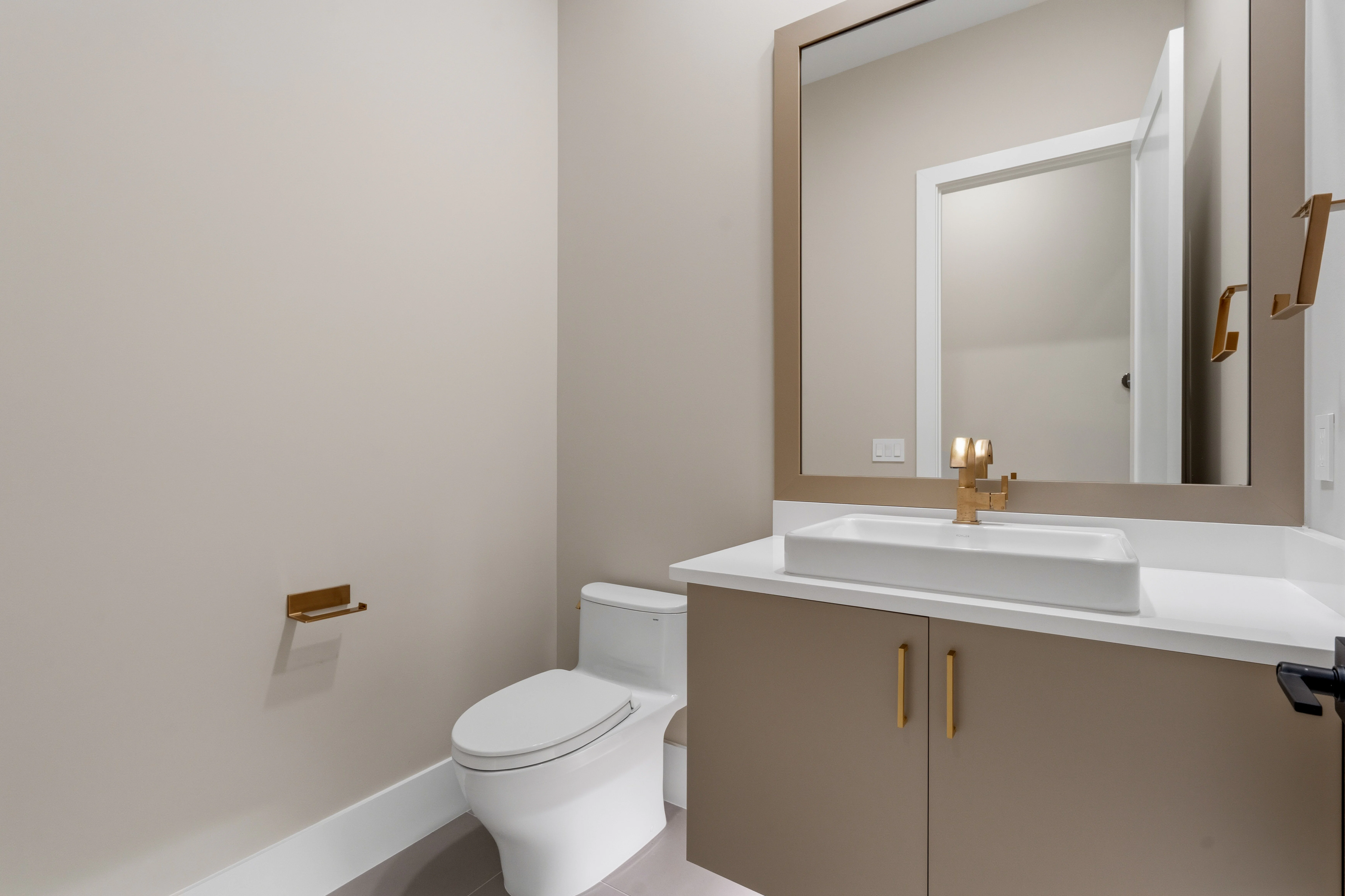 Powder Bath | 9108 Seaglass Ct
