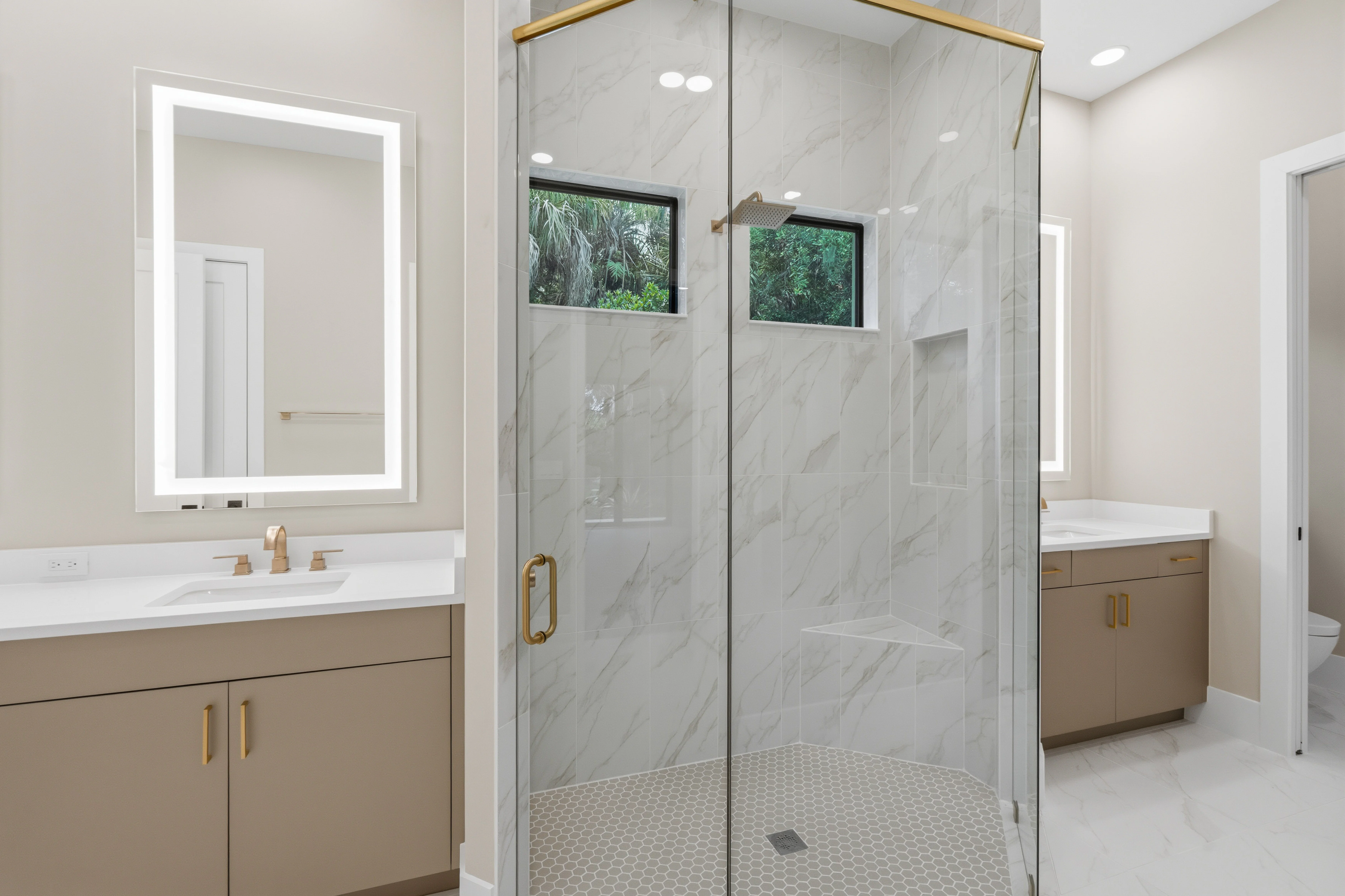Master Bath | 9108 Seaglass Ct
