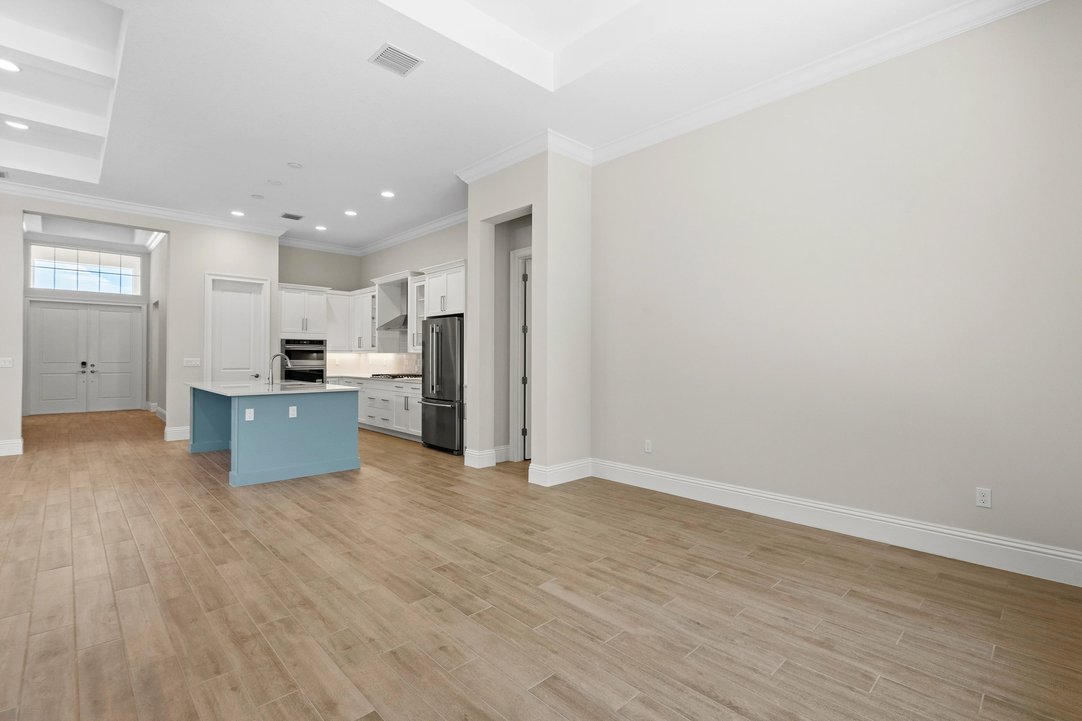 Dining to Kitchen | 4121 Lucaya Pointe Way