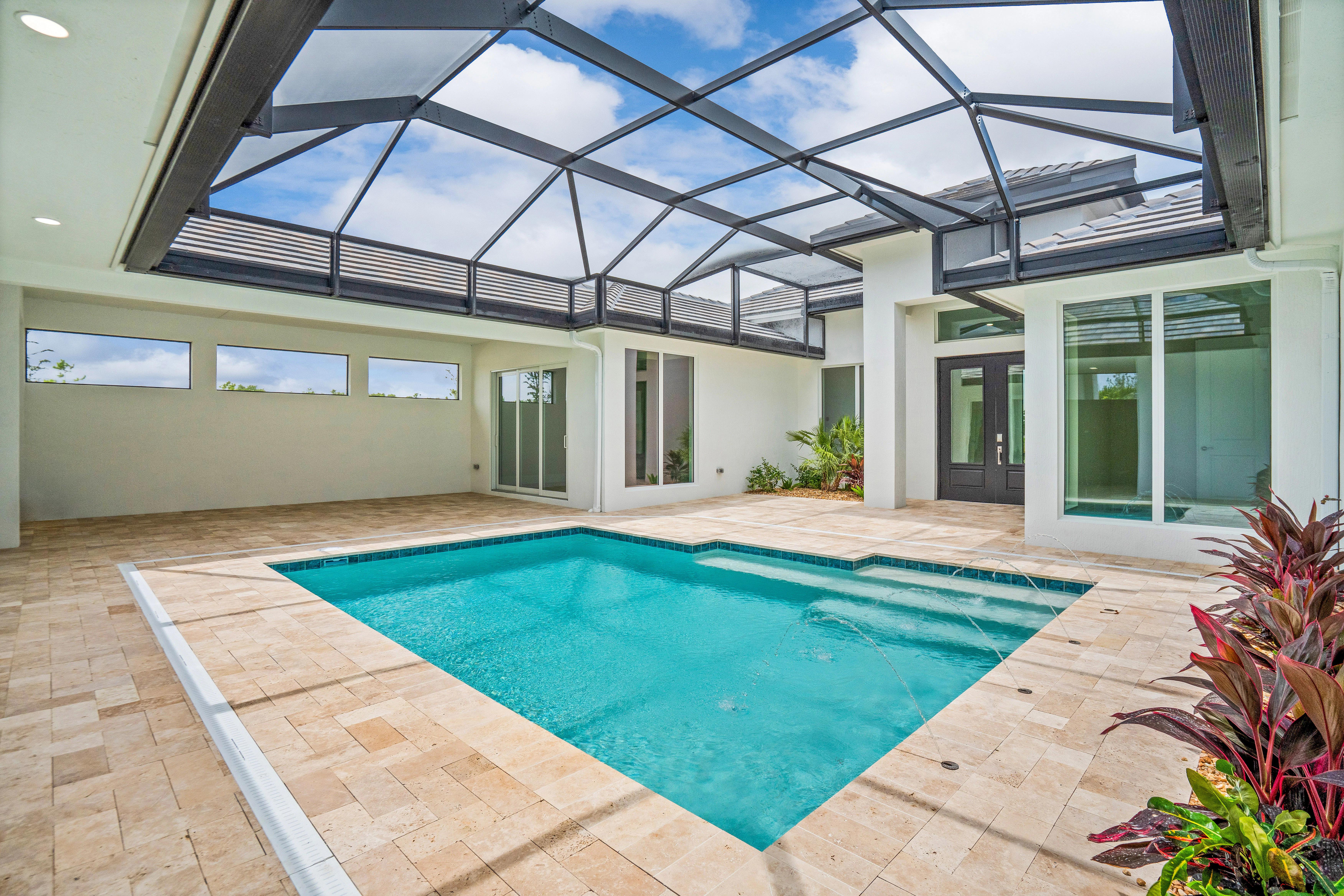 Belterra Argus Front Courtyard