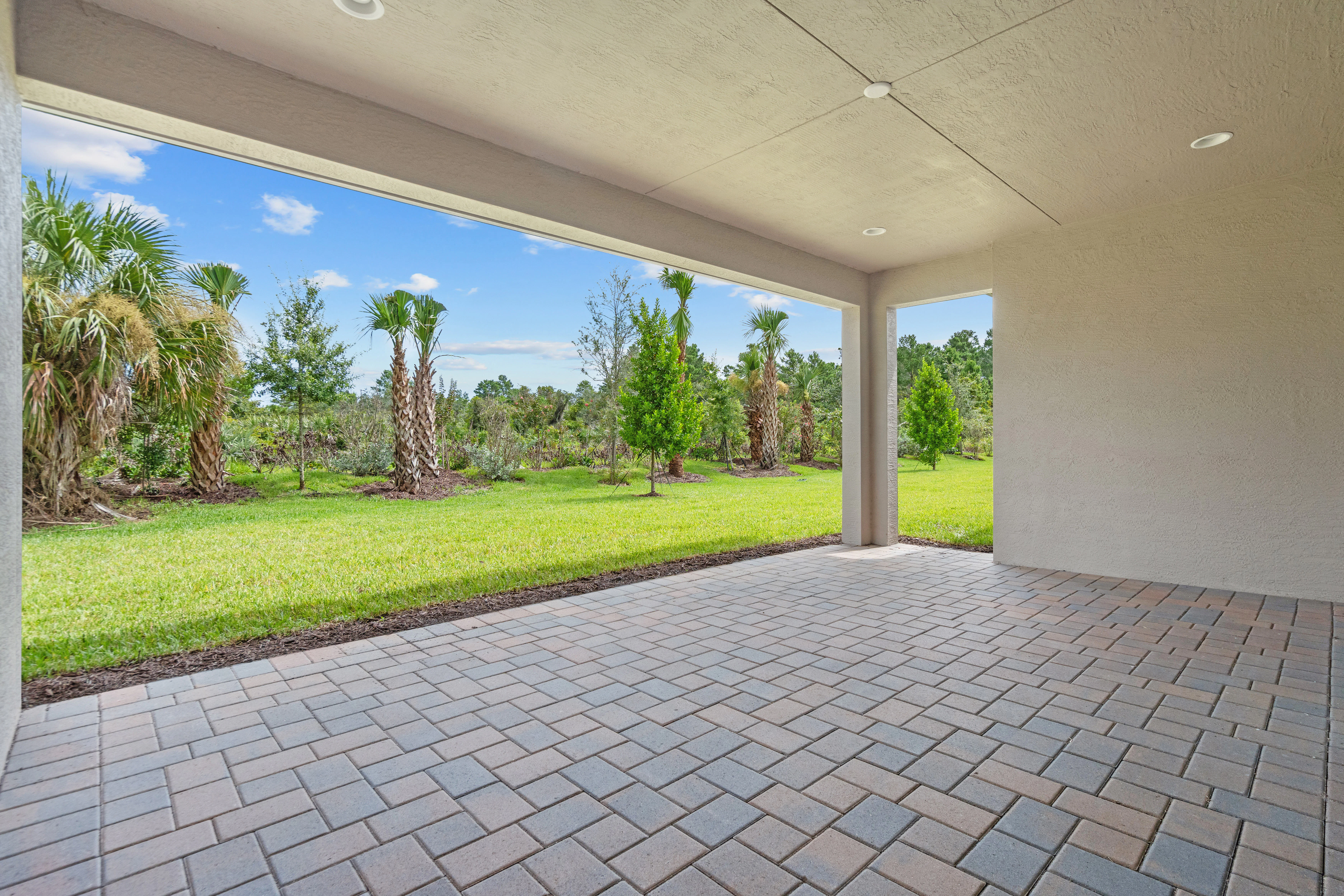 Lanai | 4018 Tower Pointe Way