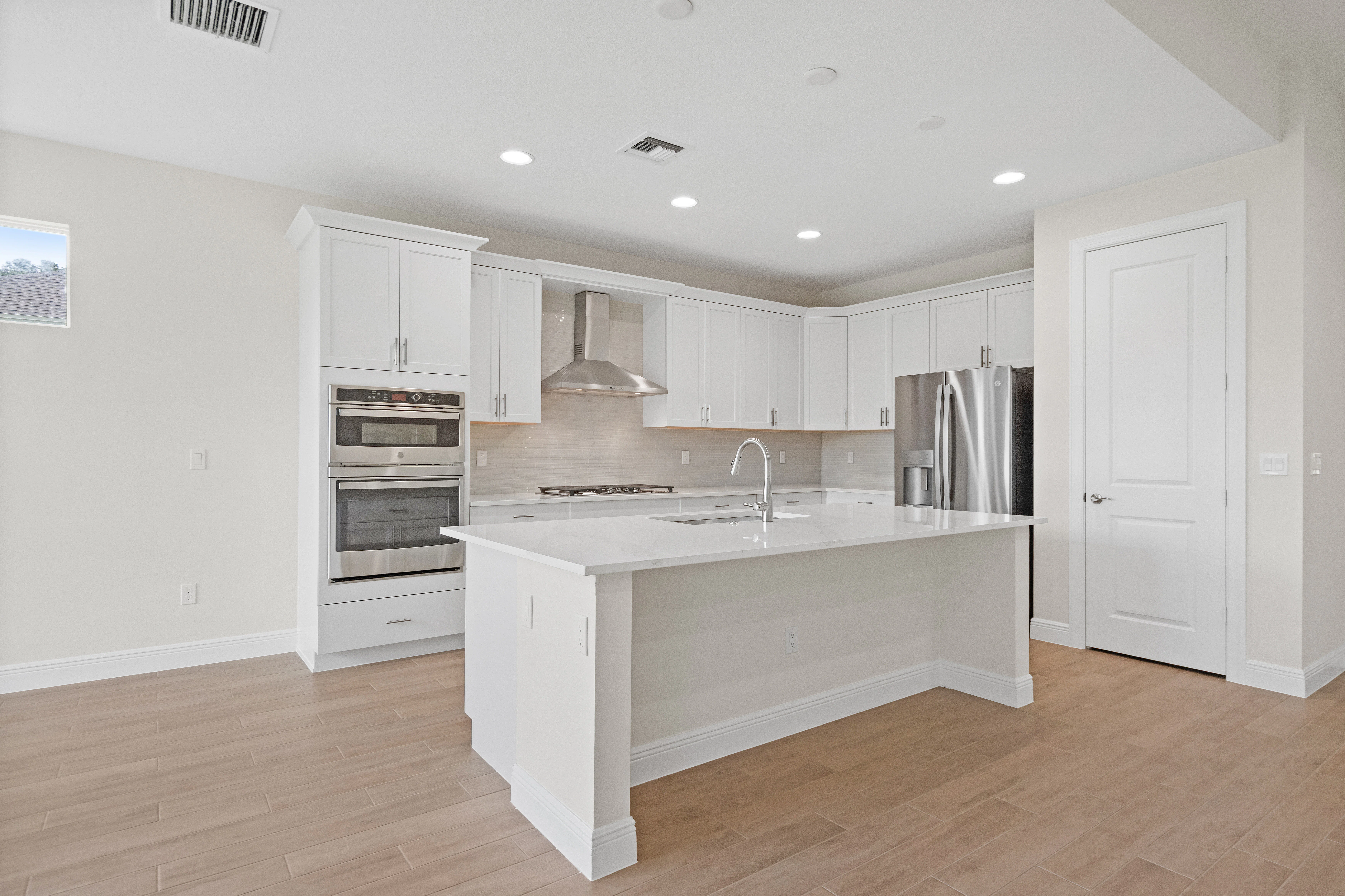 Kitchen | 4018 Tower Pointe Way