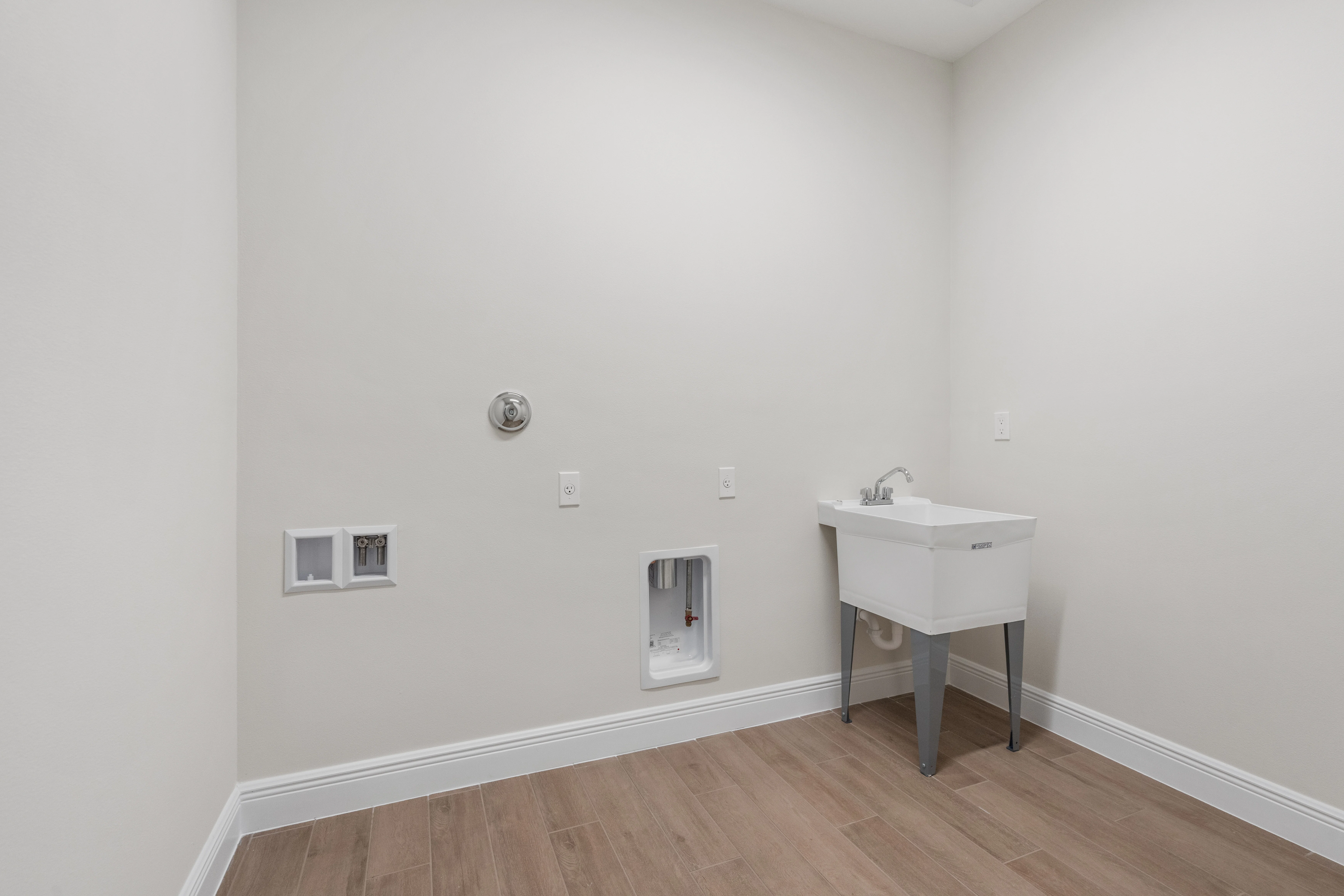 Laundry | 4018 Tower Pointe Way