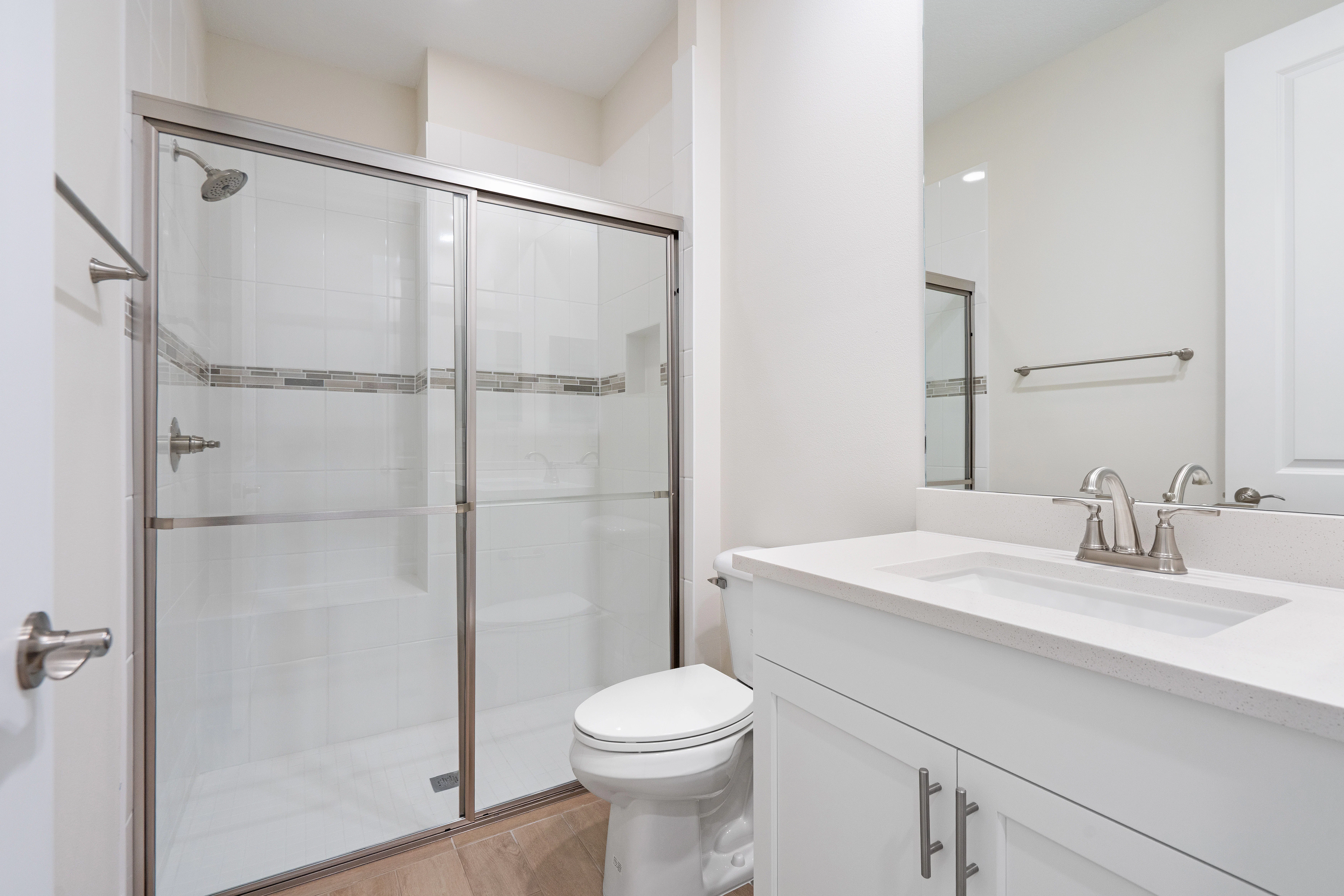 Bath 2 | 4018 Tower Pointe Way