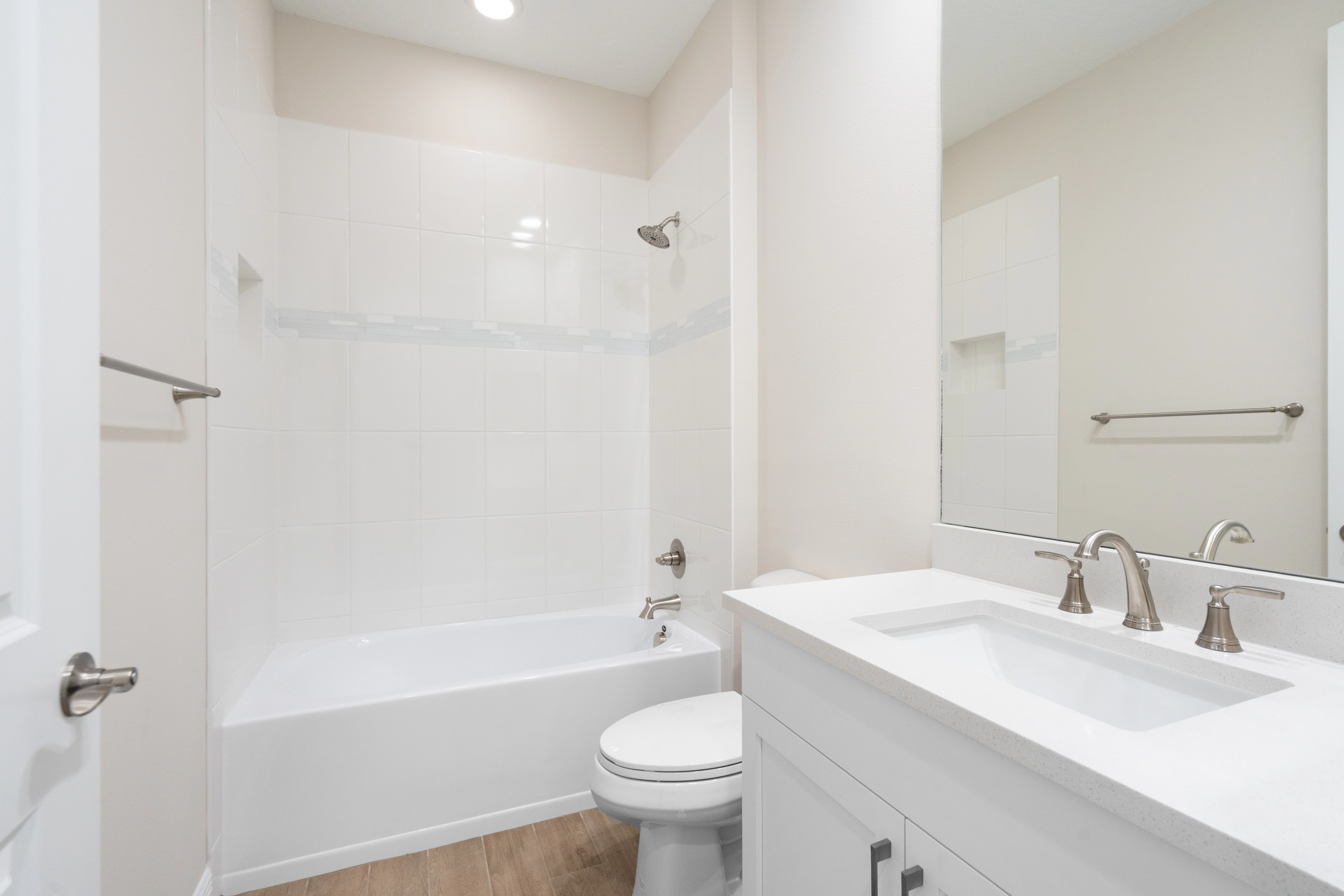 Bath 2 | 4066 Tower Pointe Way