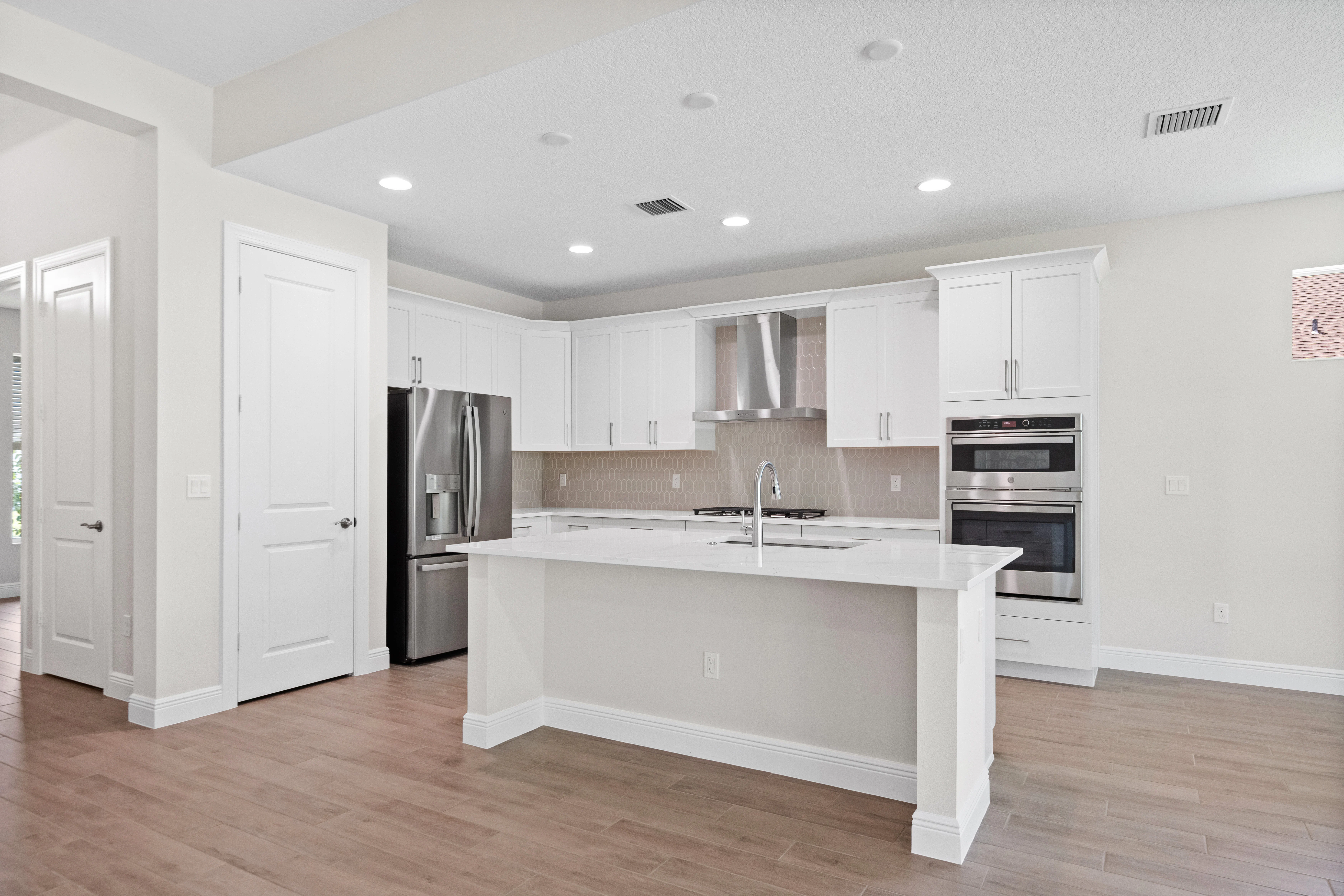 Kitchen | 4066 Tower Pointe Way