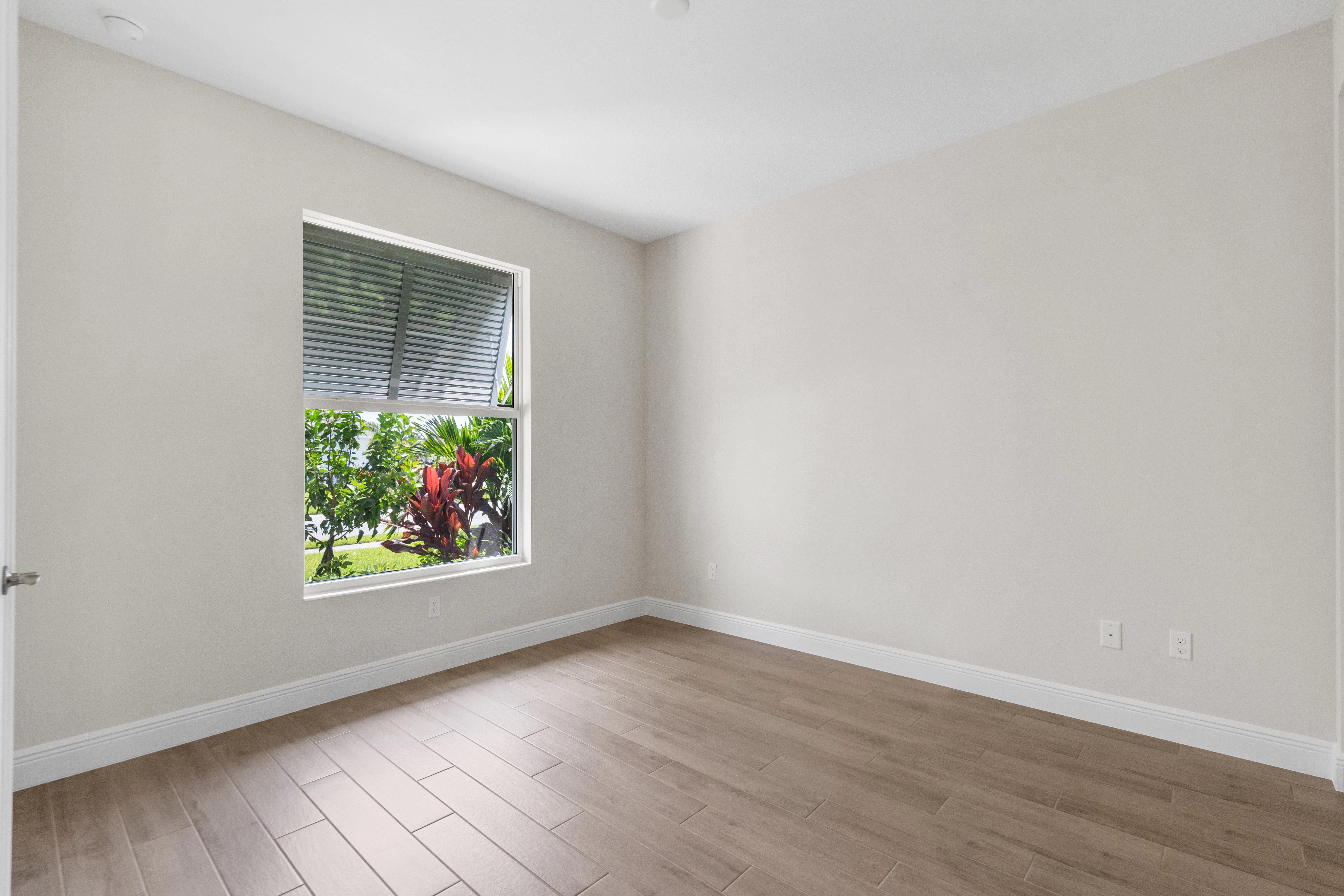 Den | 4066 Tower Pointe Way