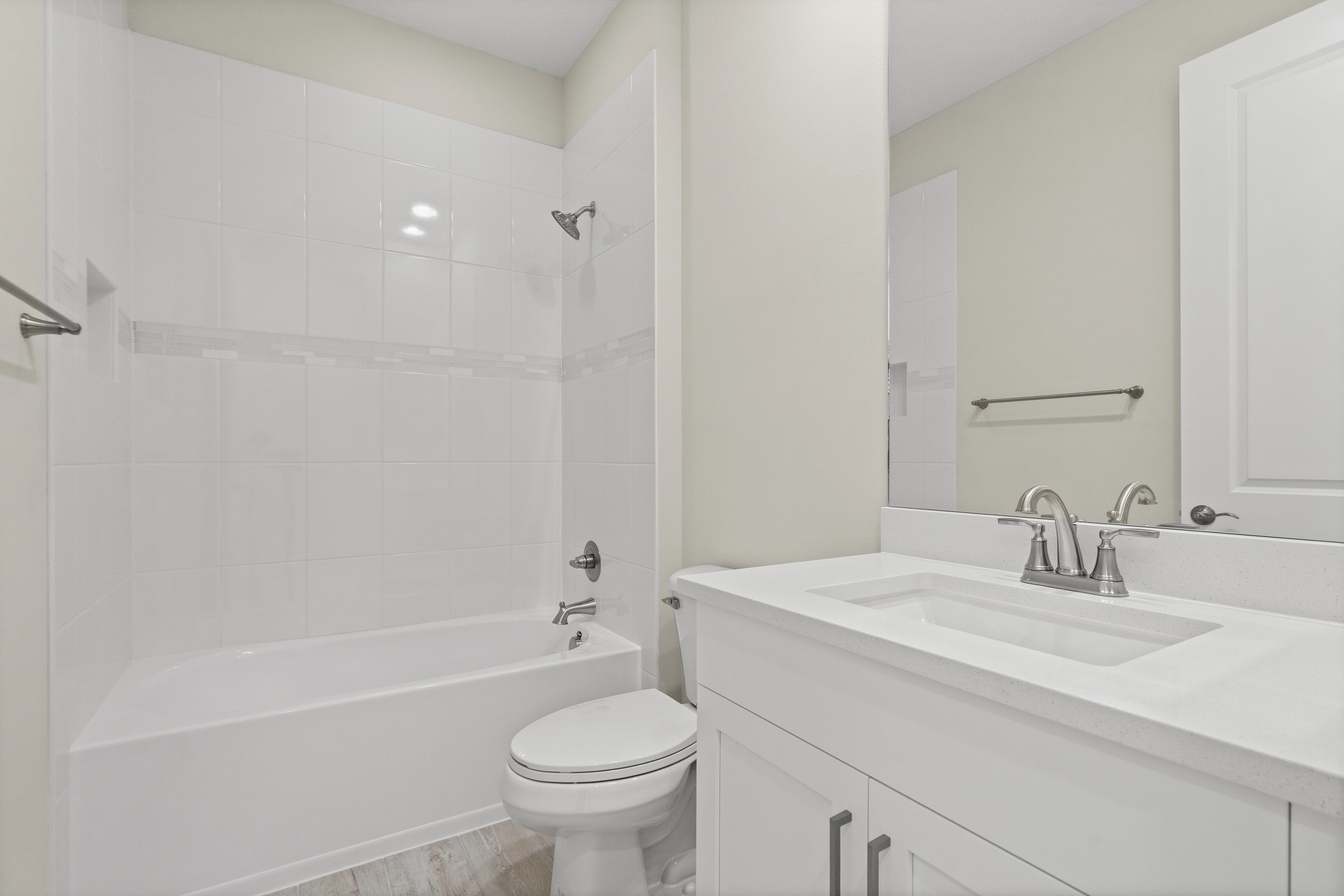 Bath 2 | 4090 Tower Pointe Way