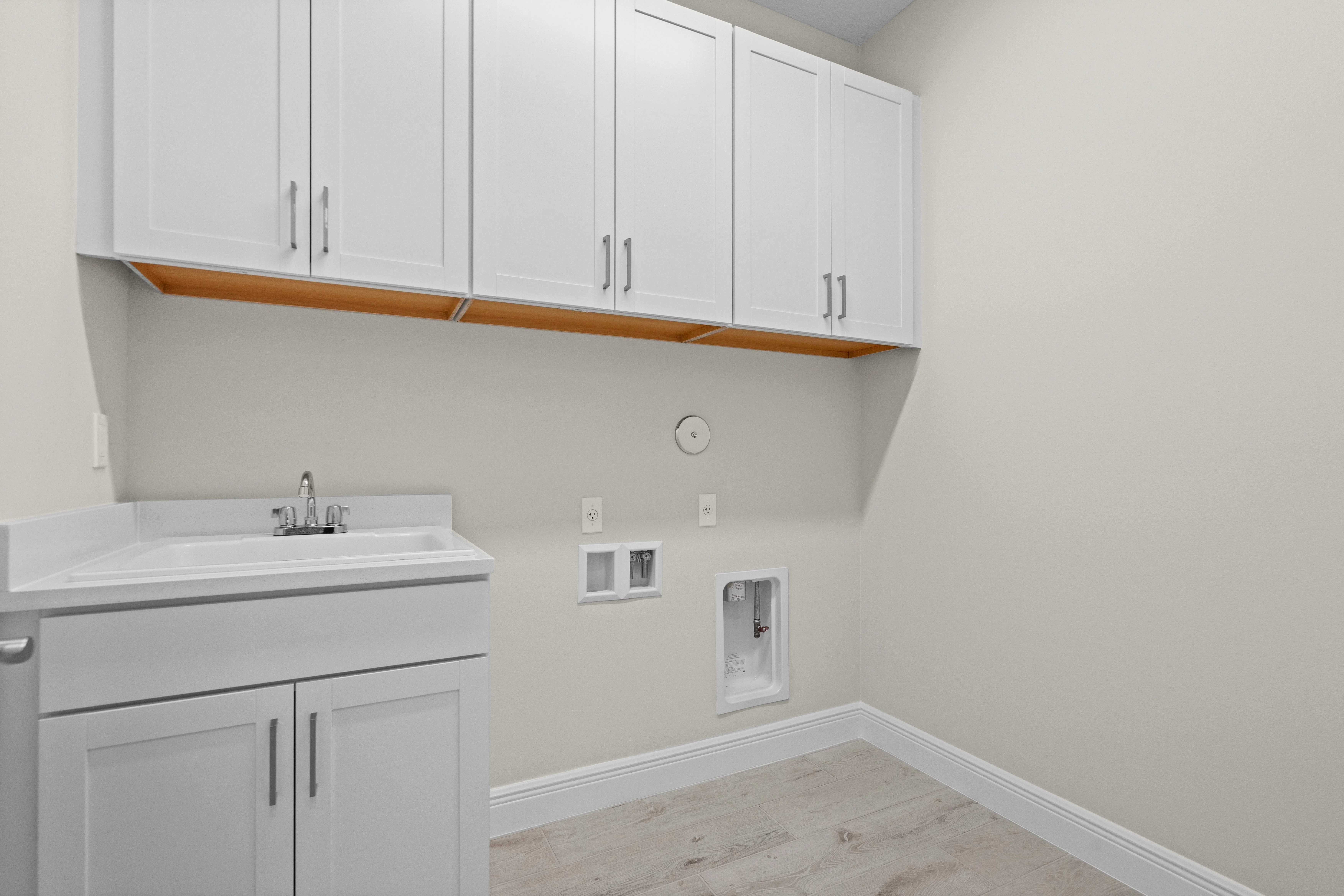 High Pointe Cordella Grande 21 Laundry Room