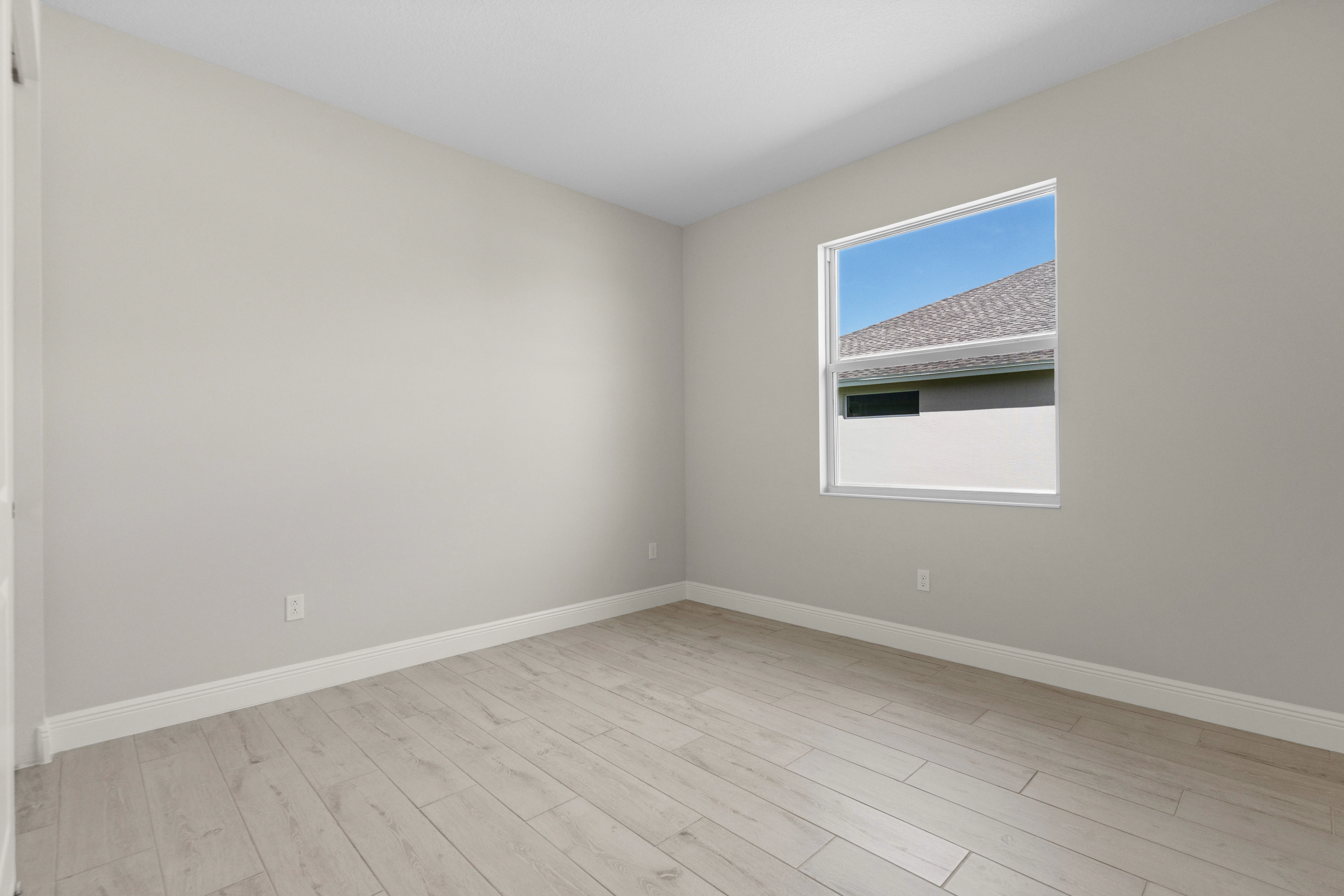 Bed 2 | 4090 Tower Pointe Way