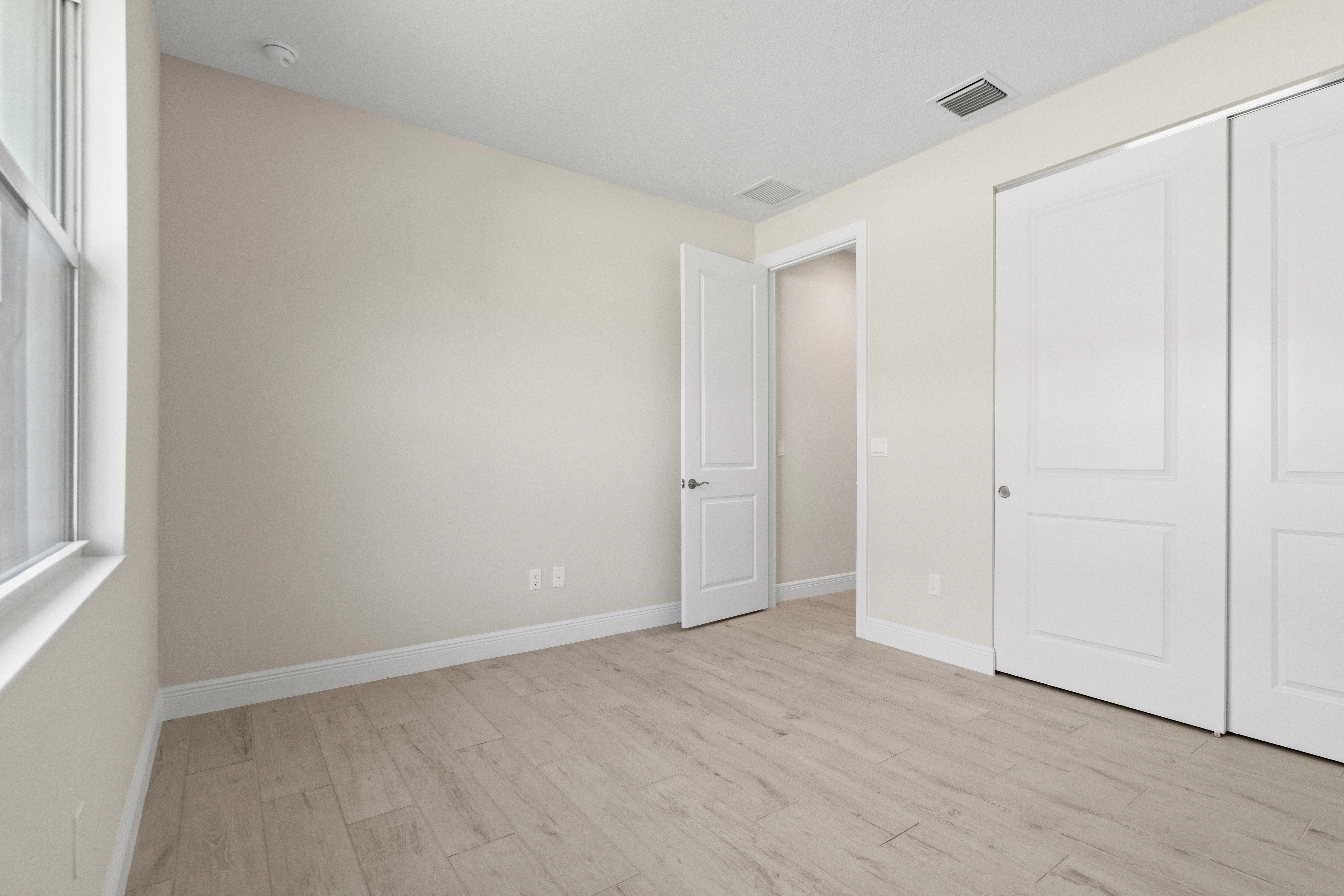 Bed 2 | 4090 Tower Pointe Way