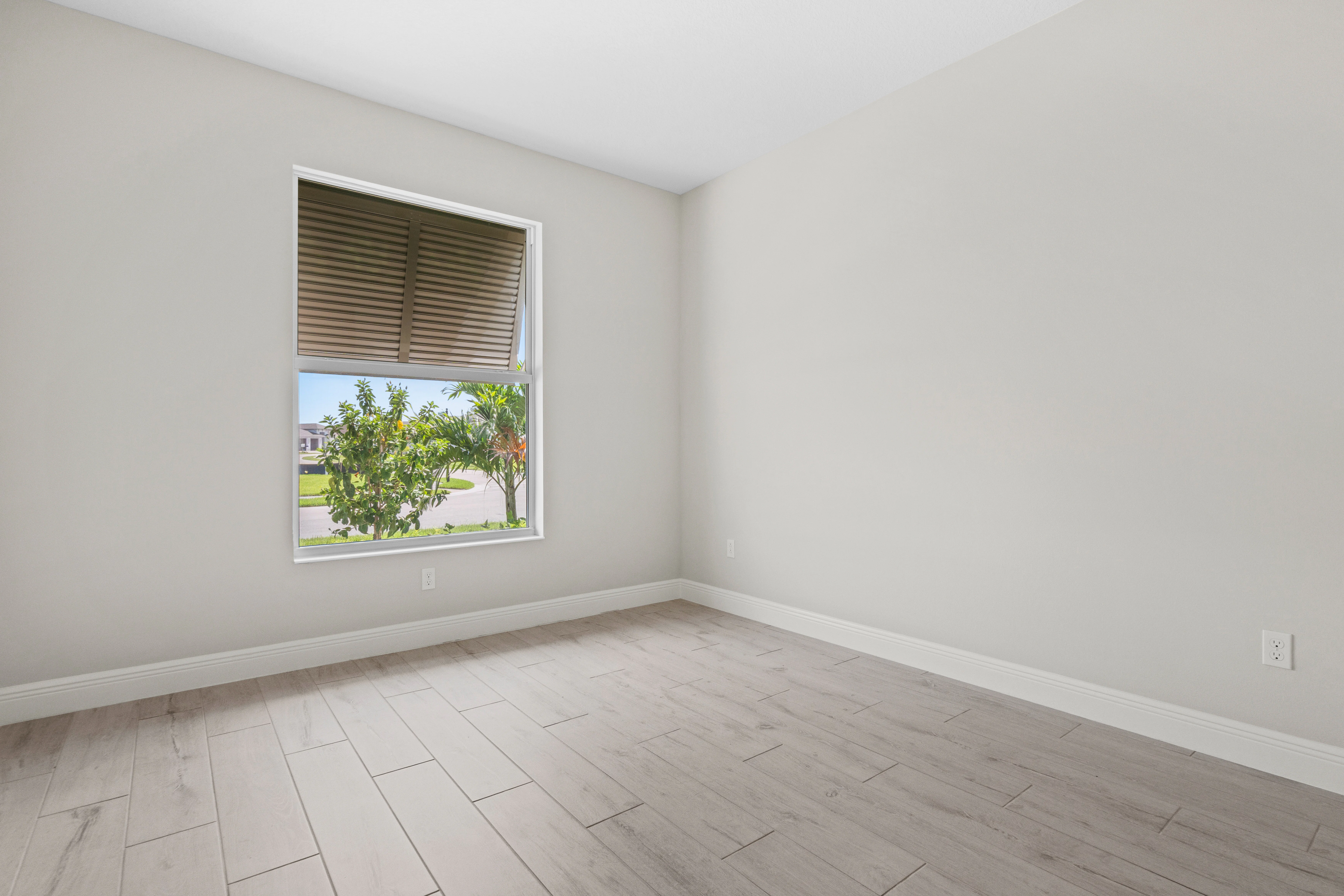 Bed 3 | 4090 Tower Pointe Way