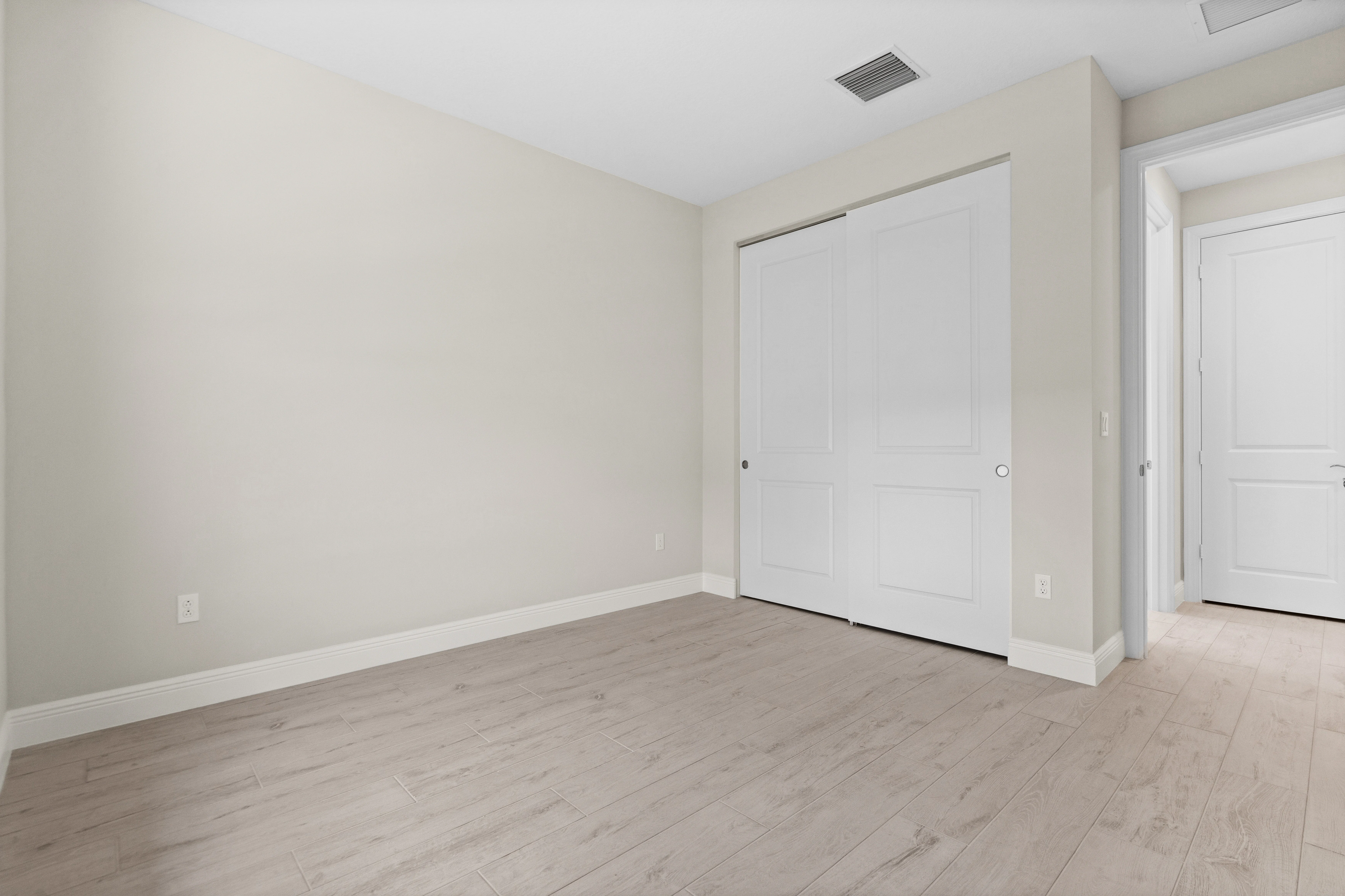 Bed 3 | 4090 Tower Pointe Way