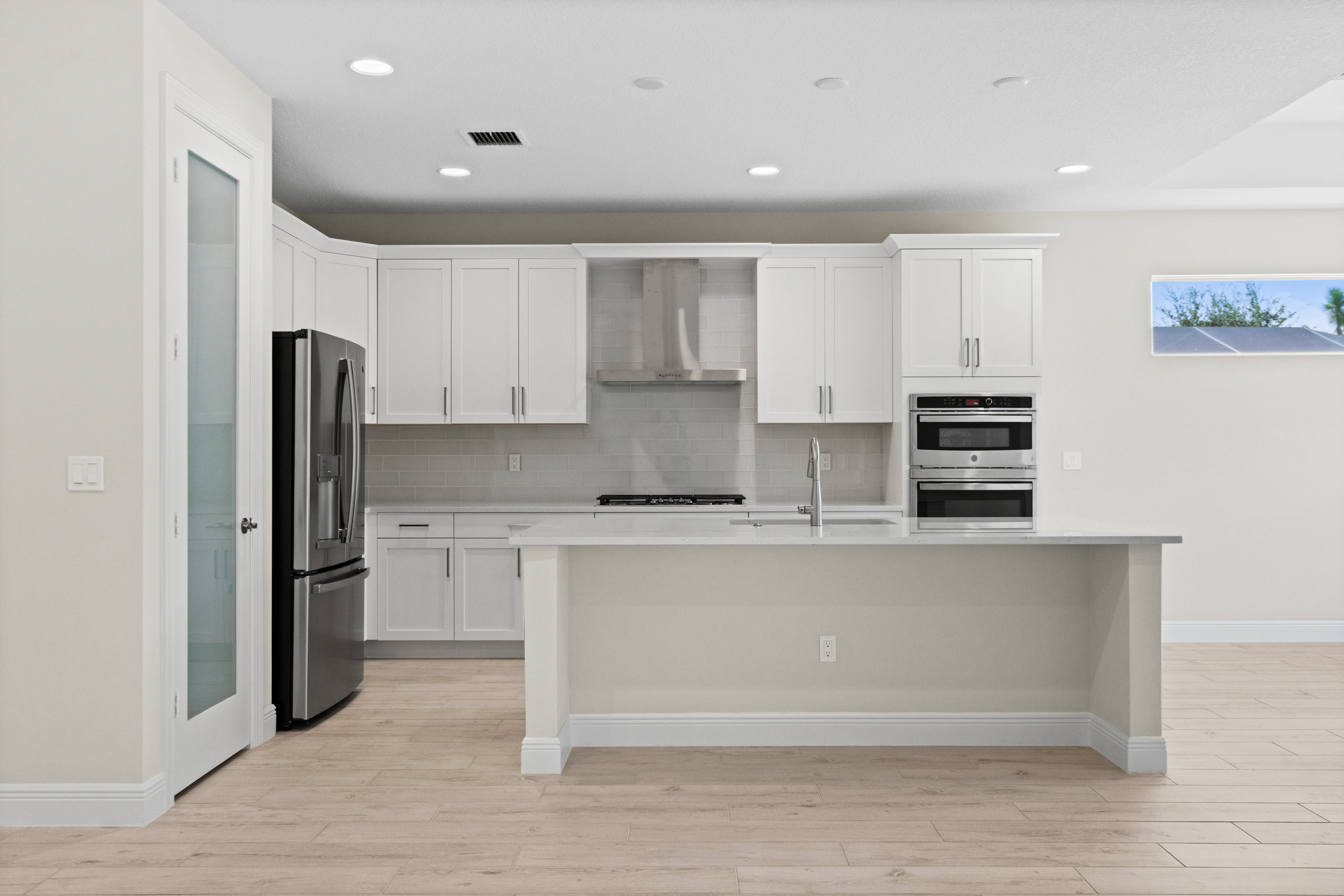 Kitchen | 4090 Tower Pointe Way