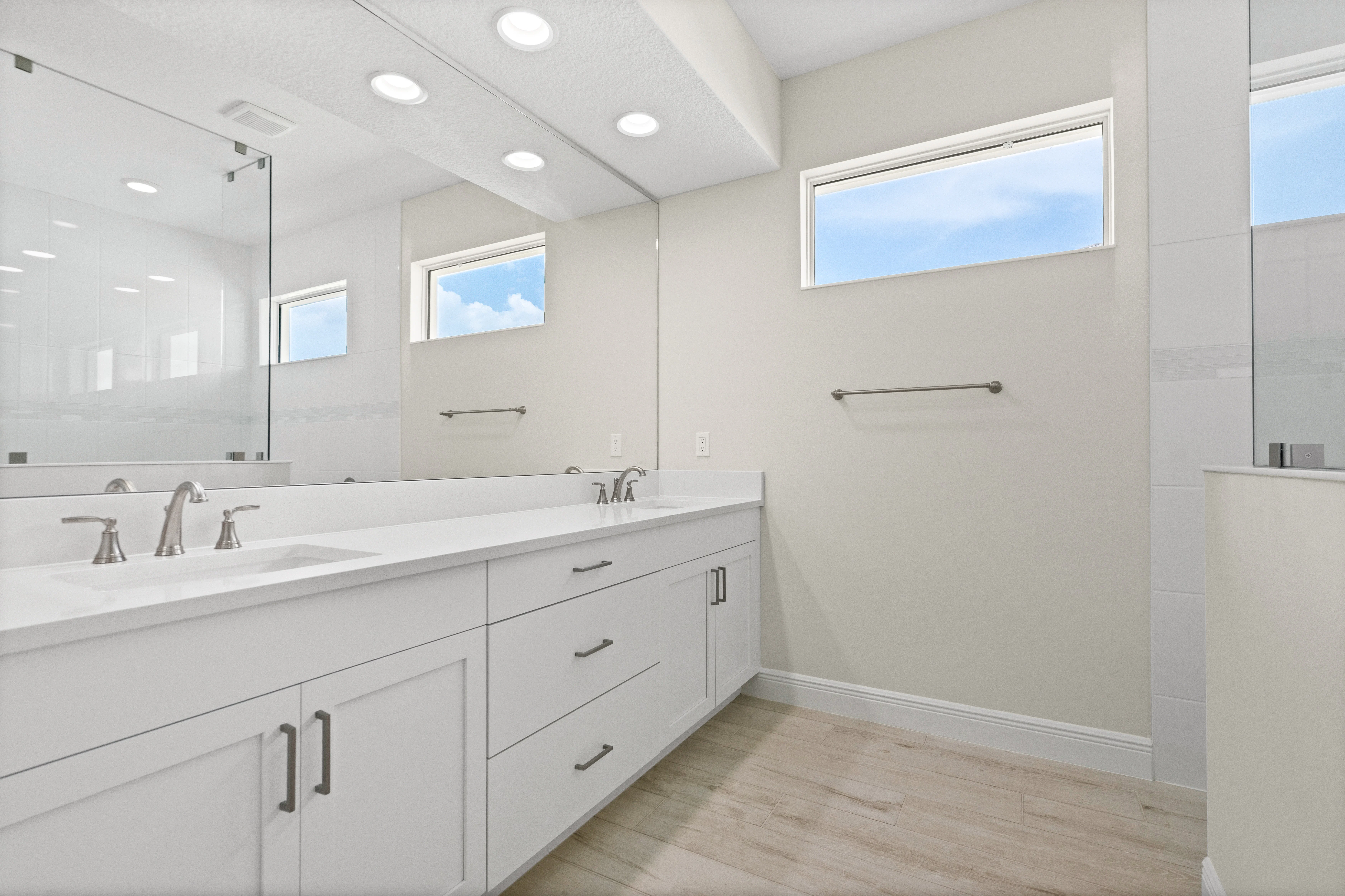 Master Bath | 4090 Tower Pointe Way