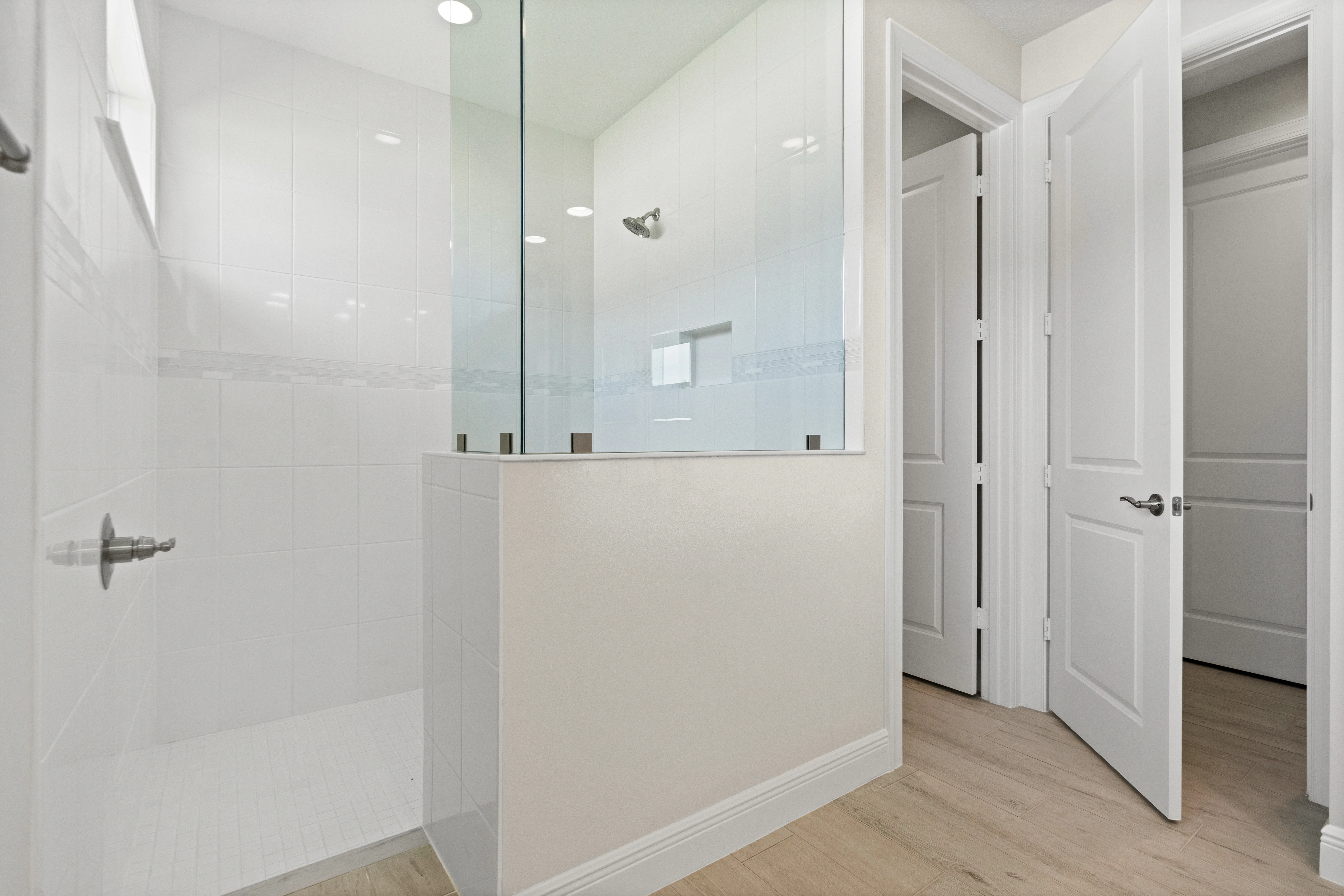Master Bath | 4090 Tower Pointe Way