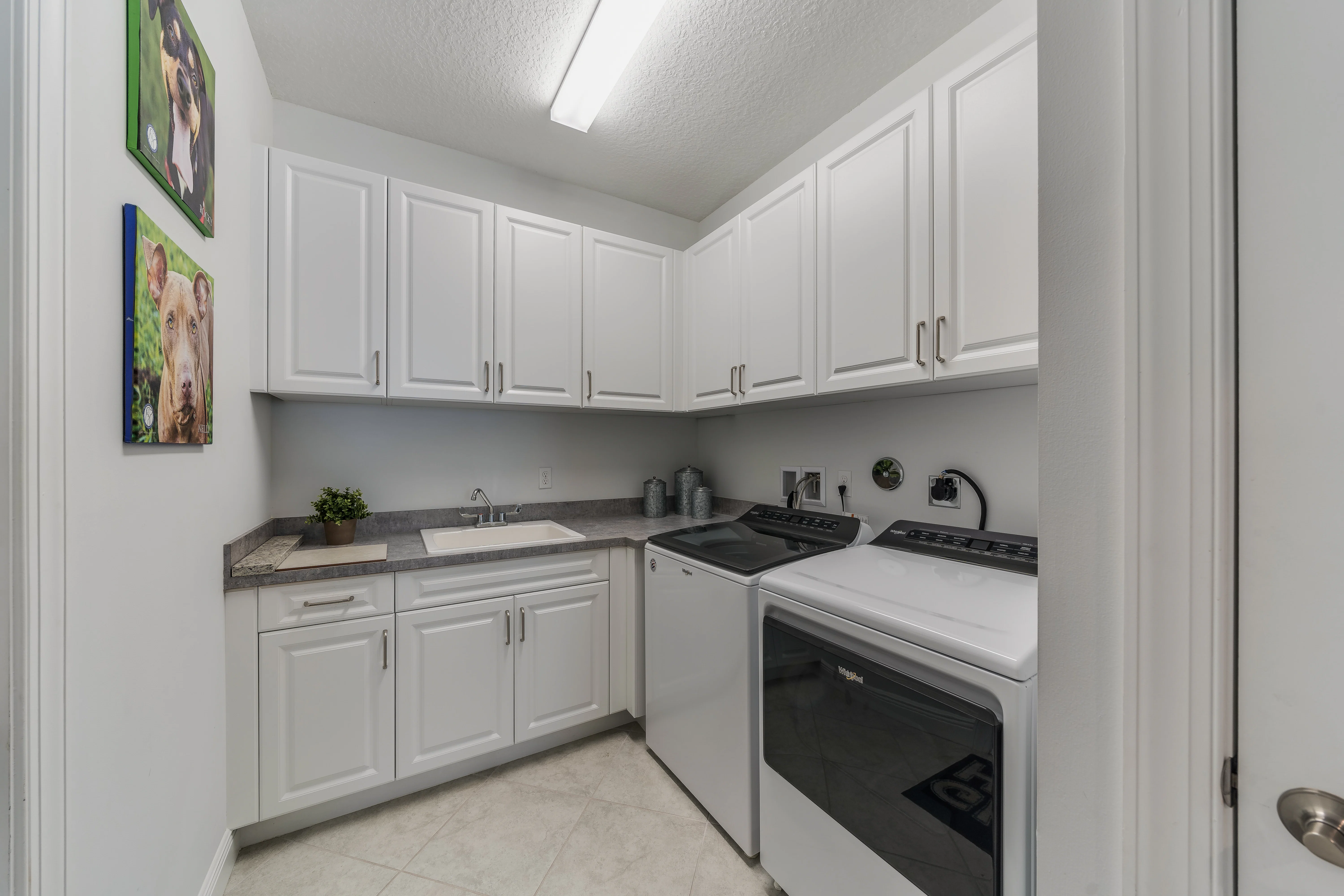 Lake Park Palomar Laundry Room