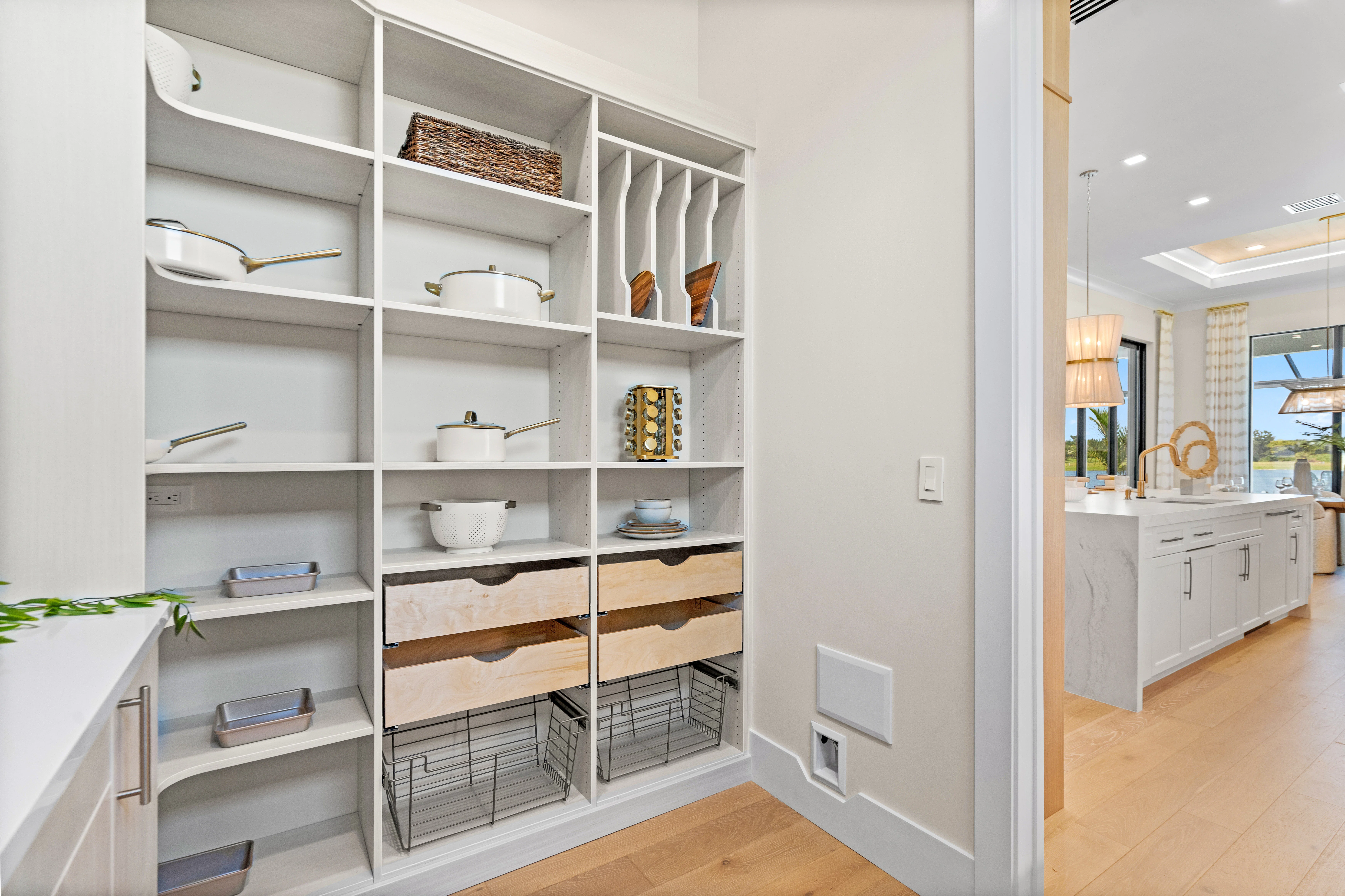 Strand Bridgewater Pantry
