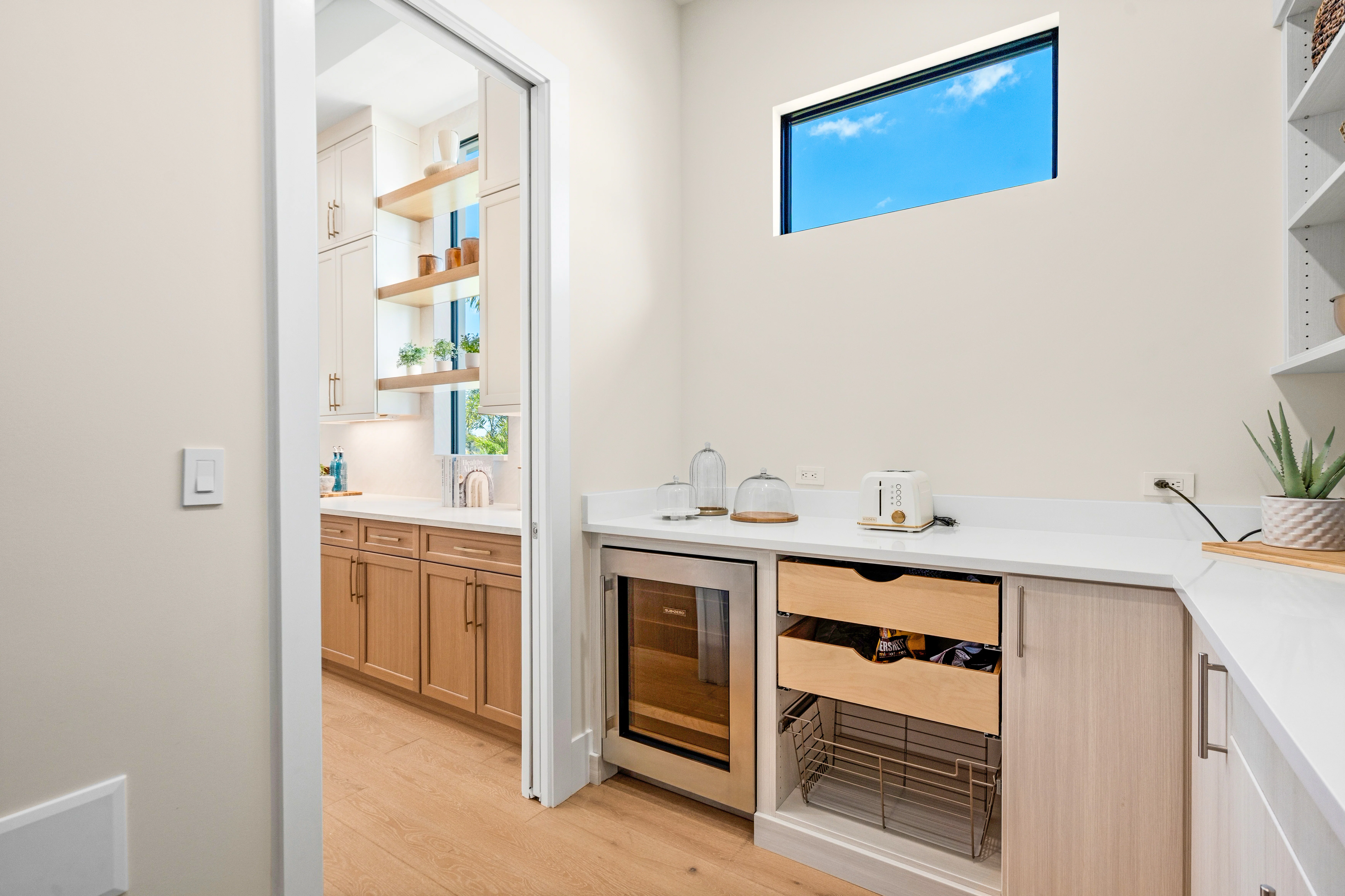 Strand Bridgewater Pantry